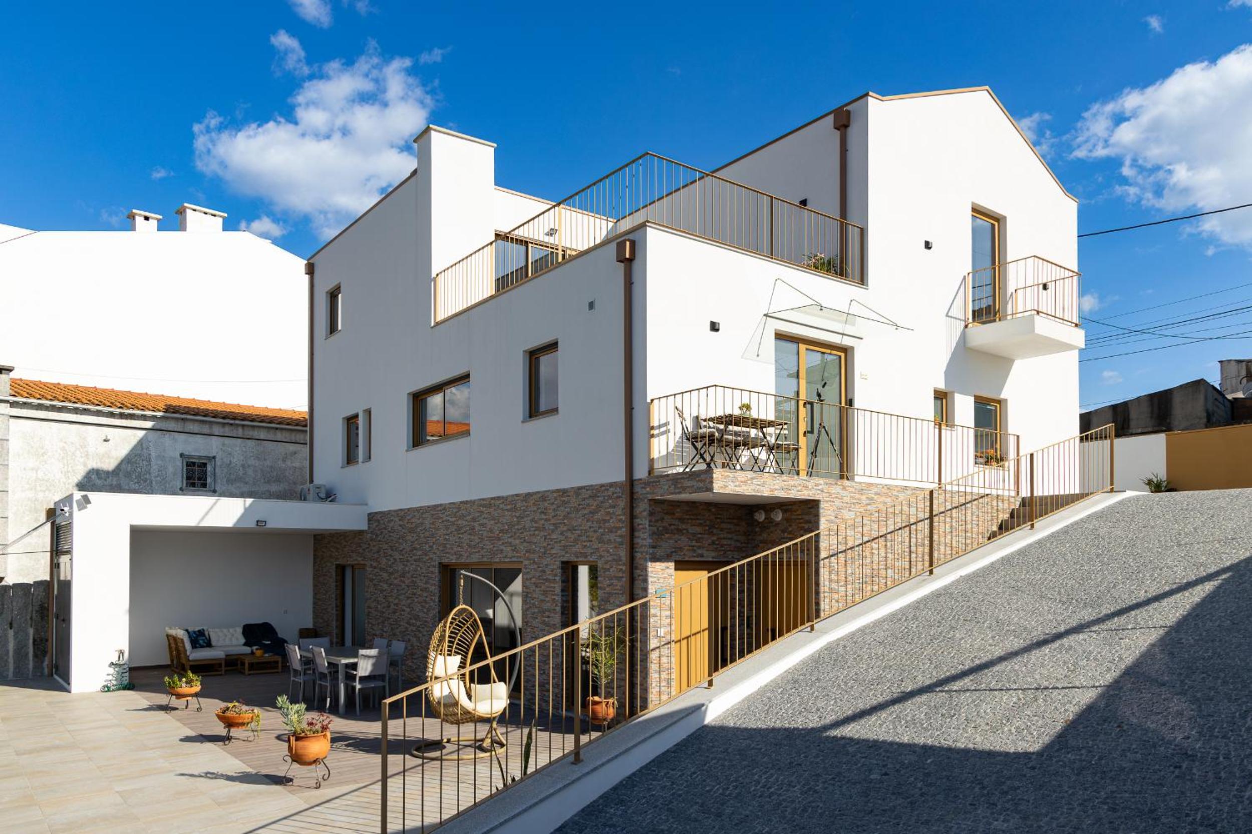 Deluxe One-Bedroom Apartment with Garden View