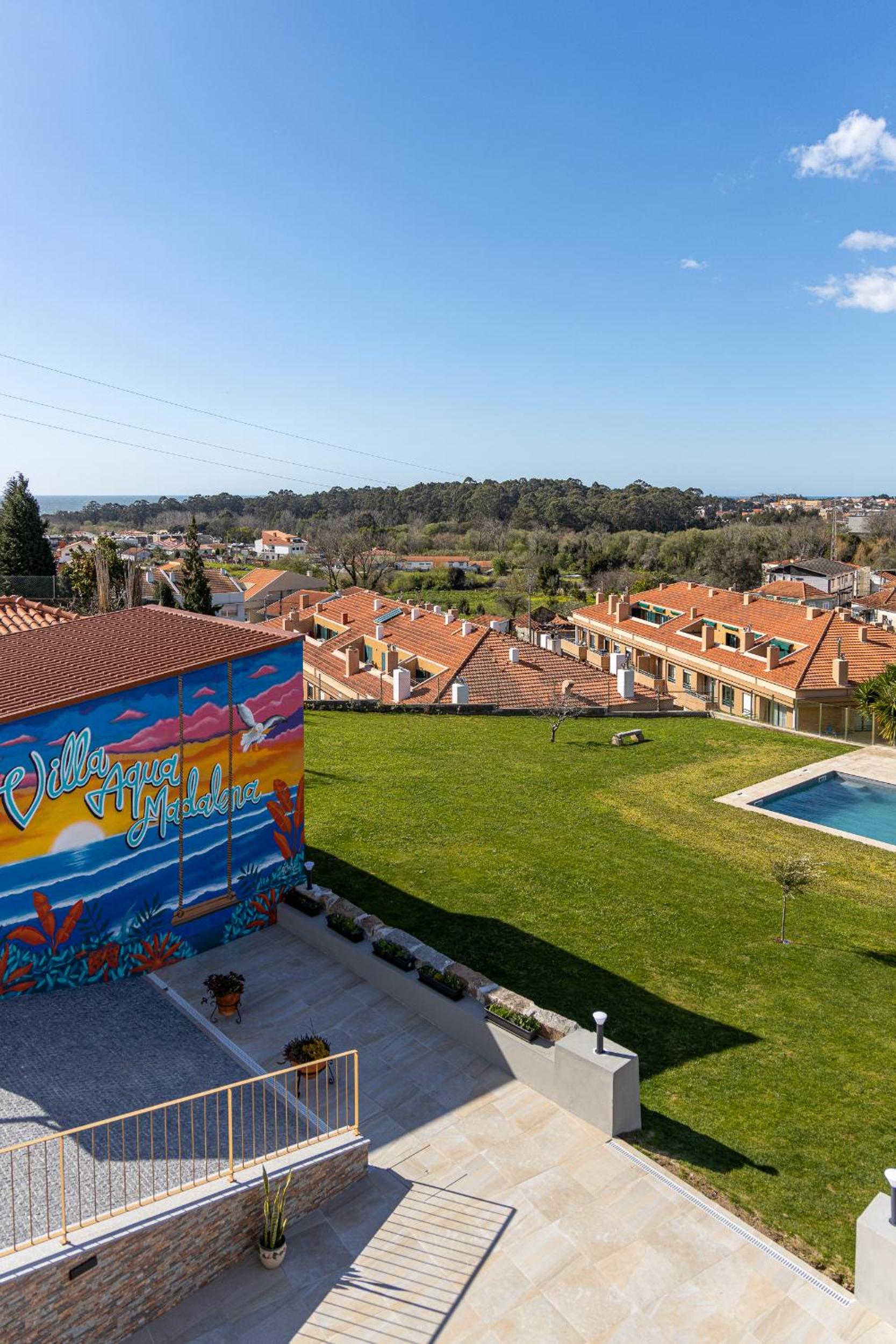 Three-Bedroom Premium Apartment with Resort View