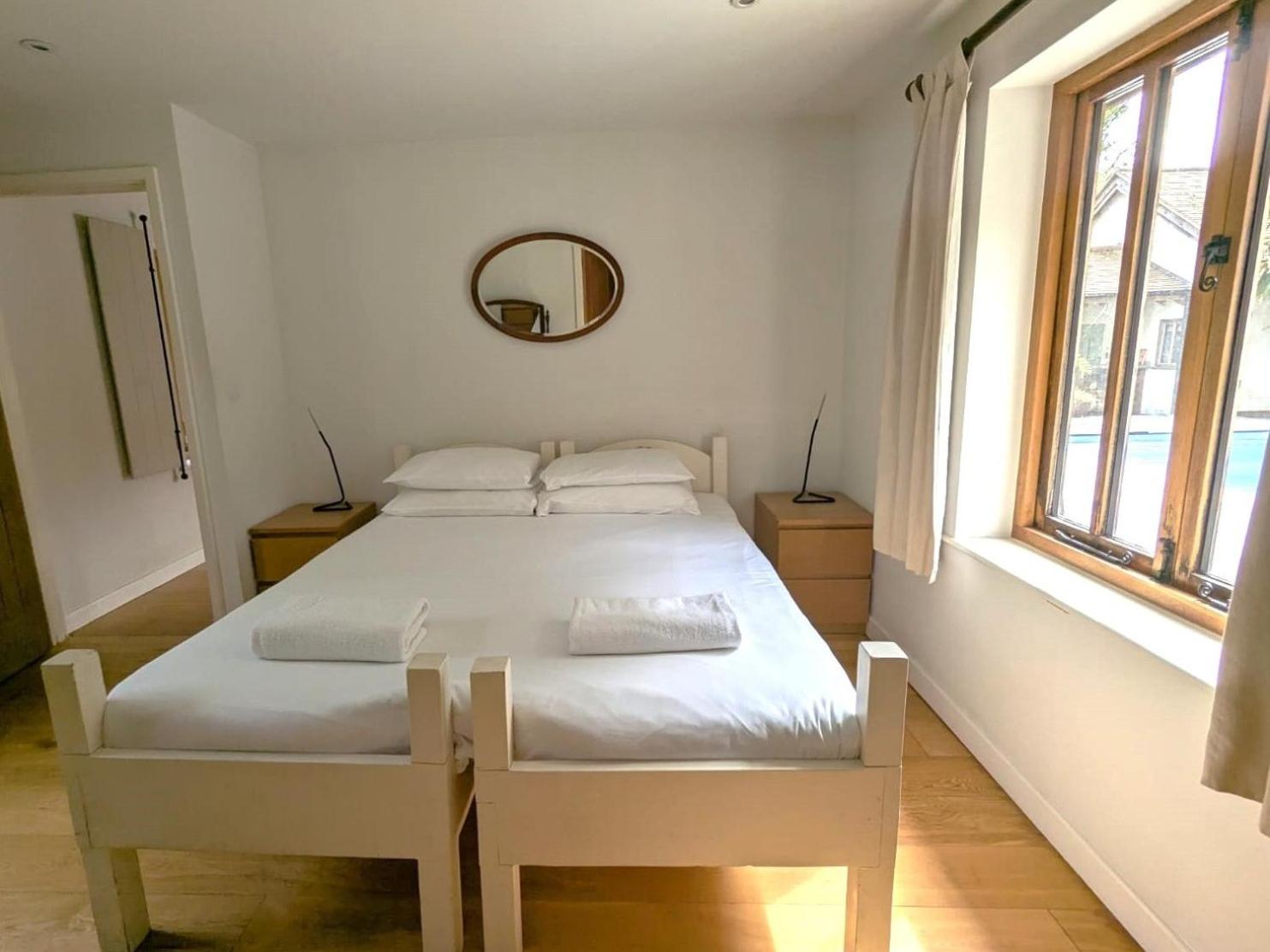 Two-Bedroom House photo 3