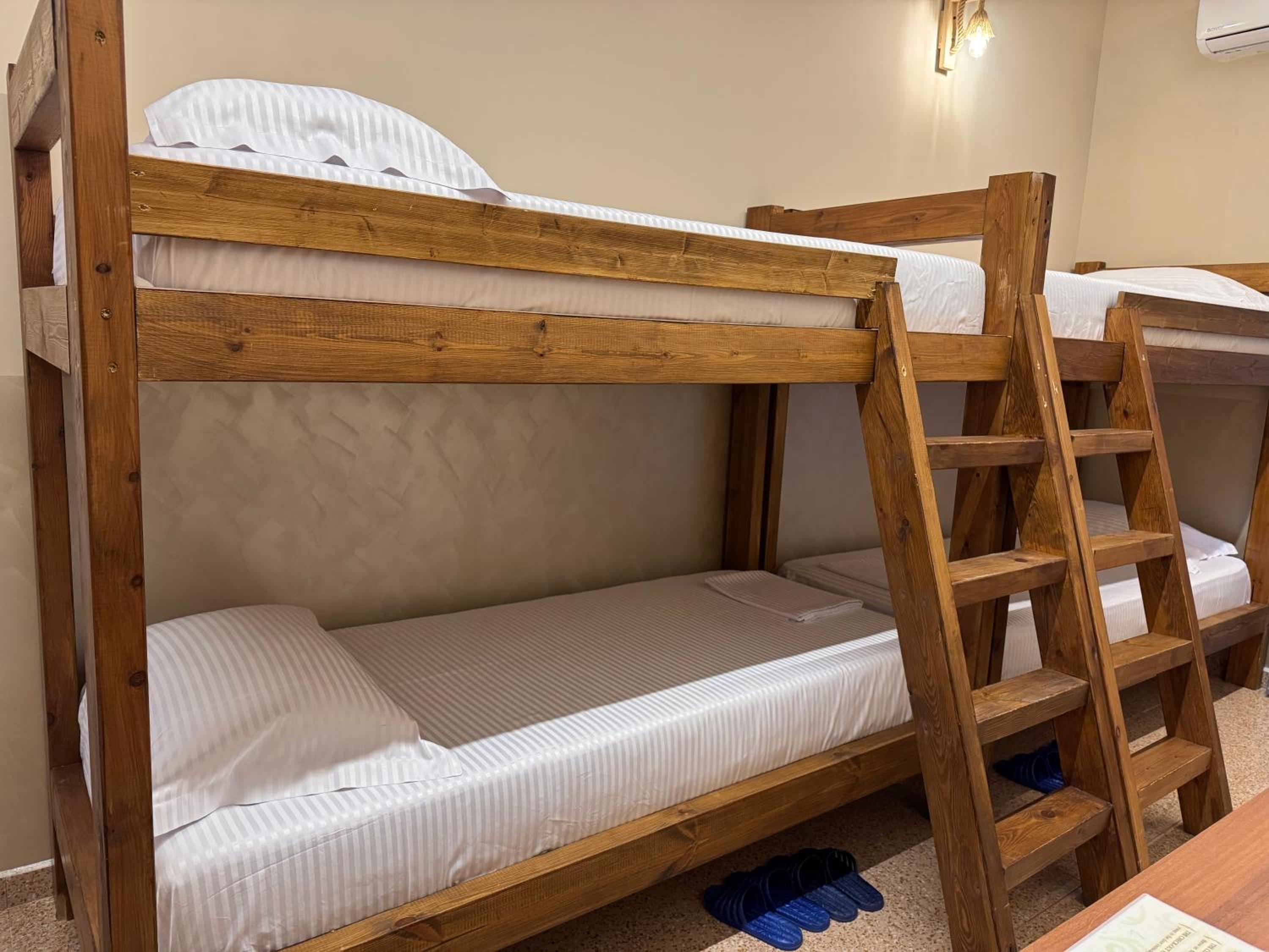 Superior Quadruple Room photo 2