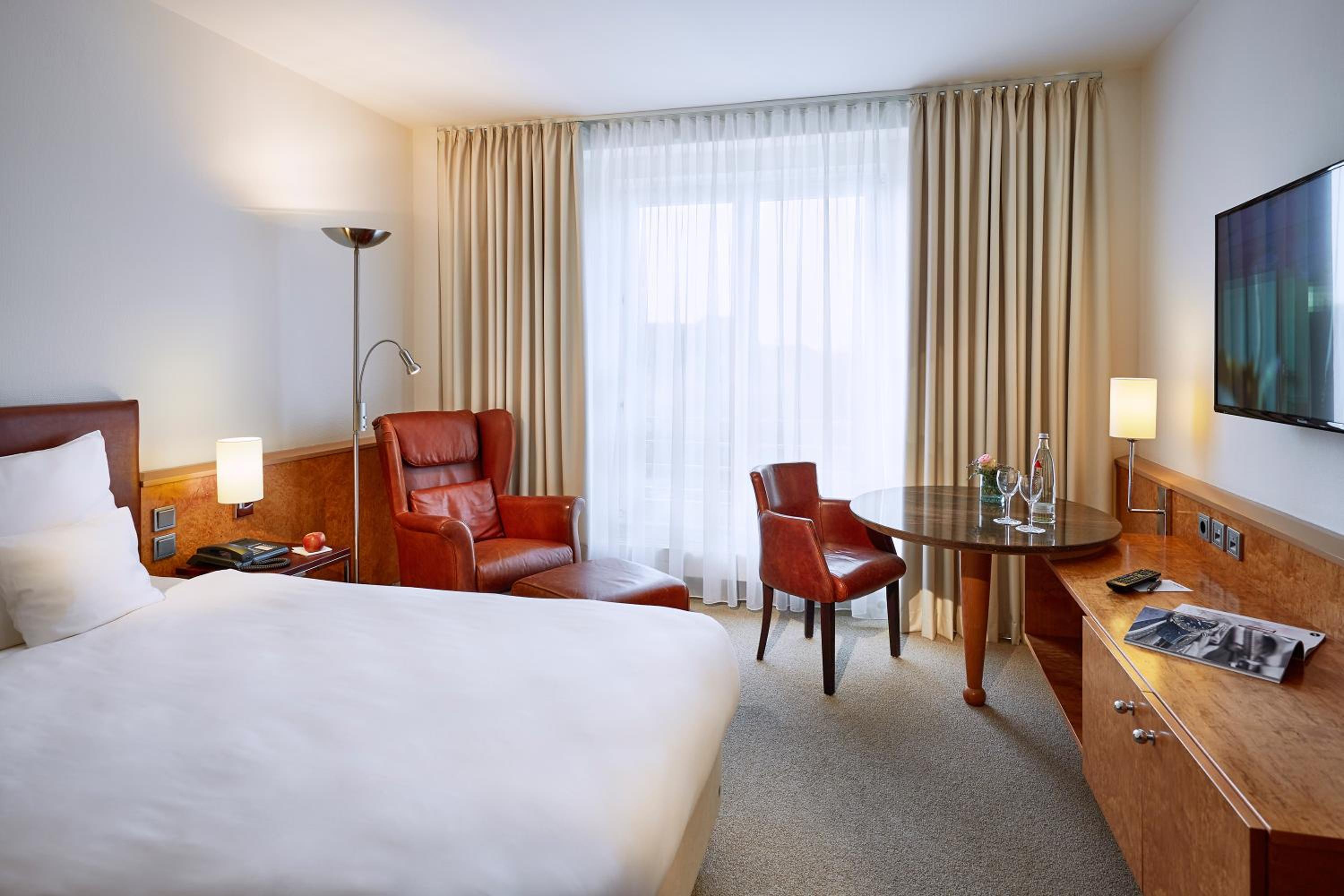 Deluxe Single Room thumbnail 6