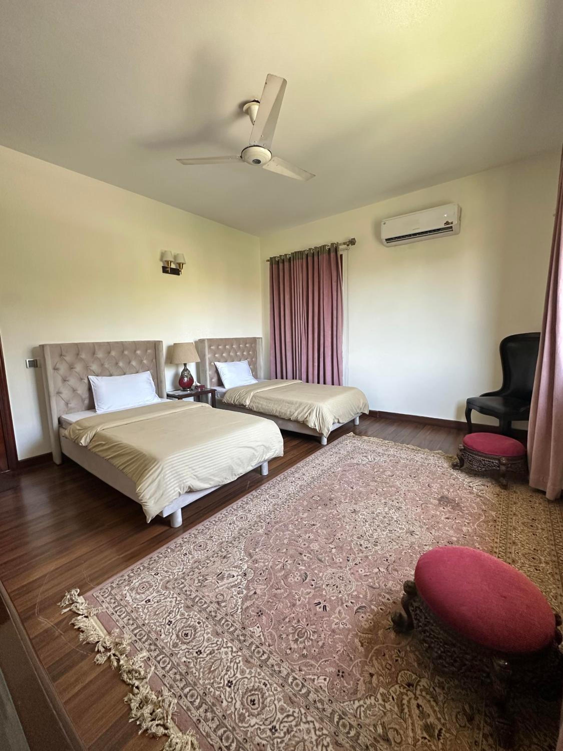 Standard Twin Room