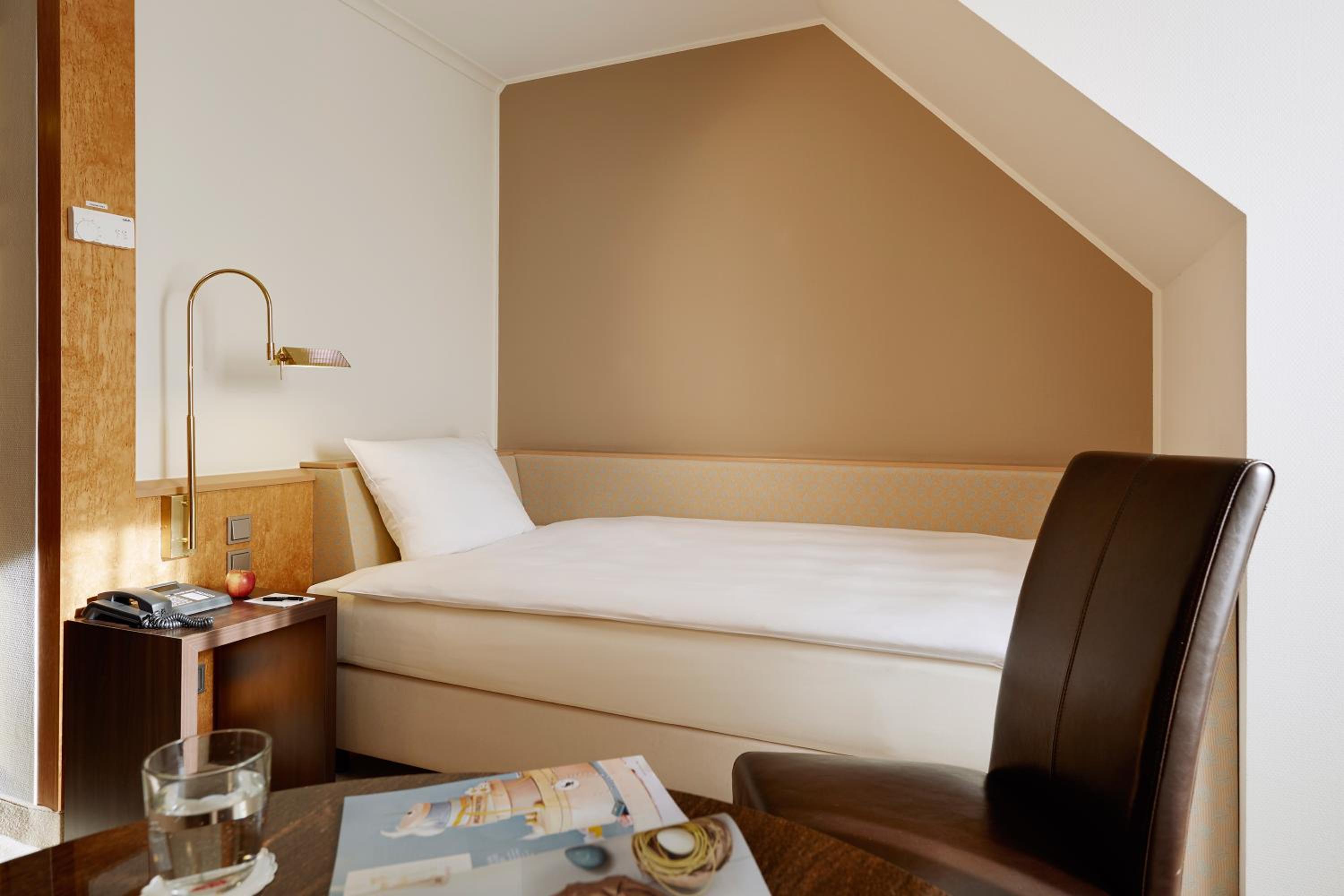 Single Room - Photo 9