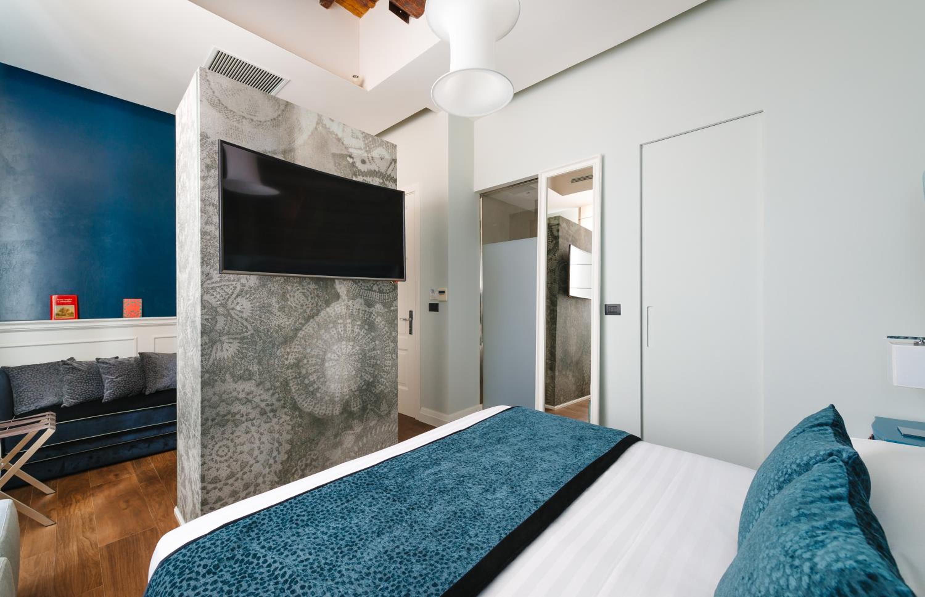 Large Deluxe Double or Twin Room photo 2