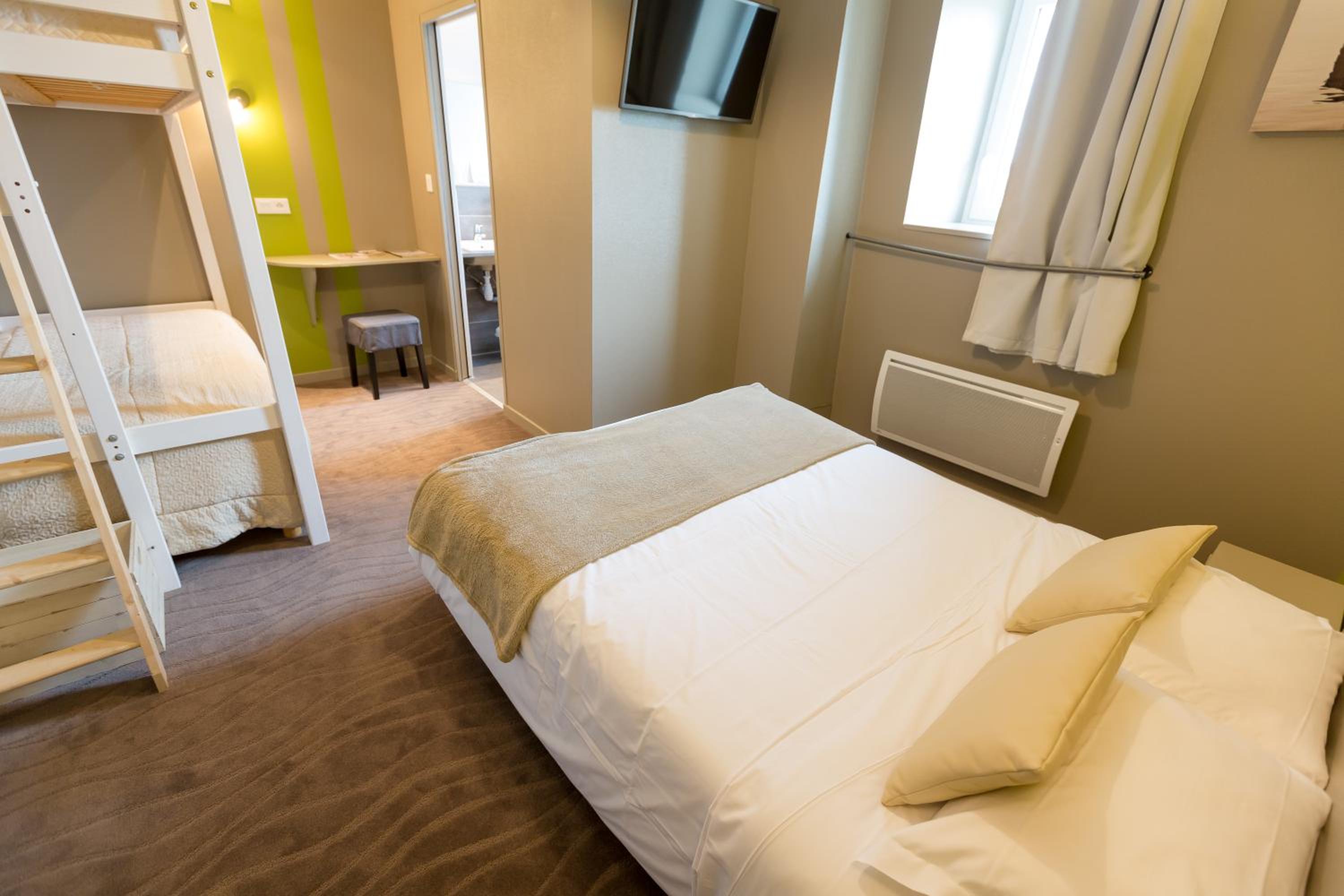 Quadruple Room with Shower