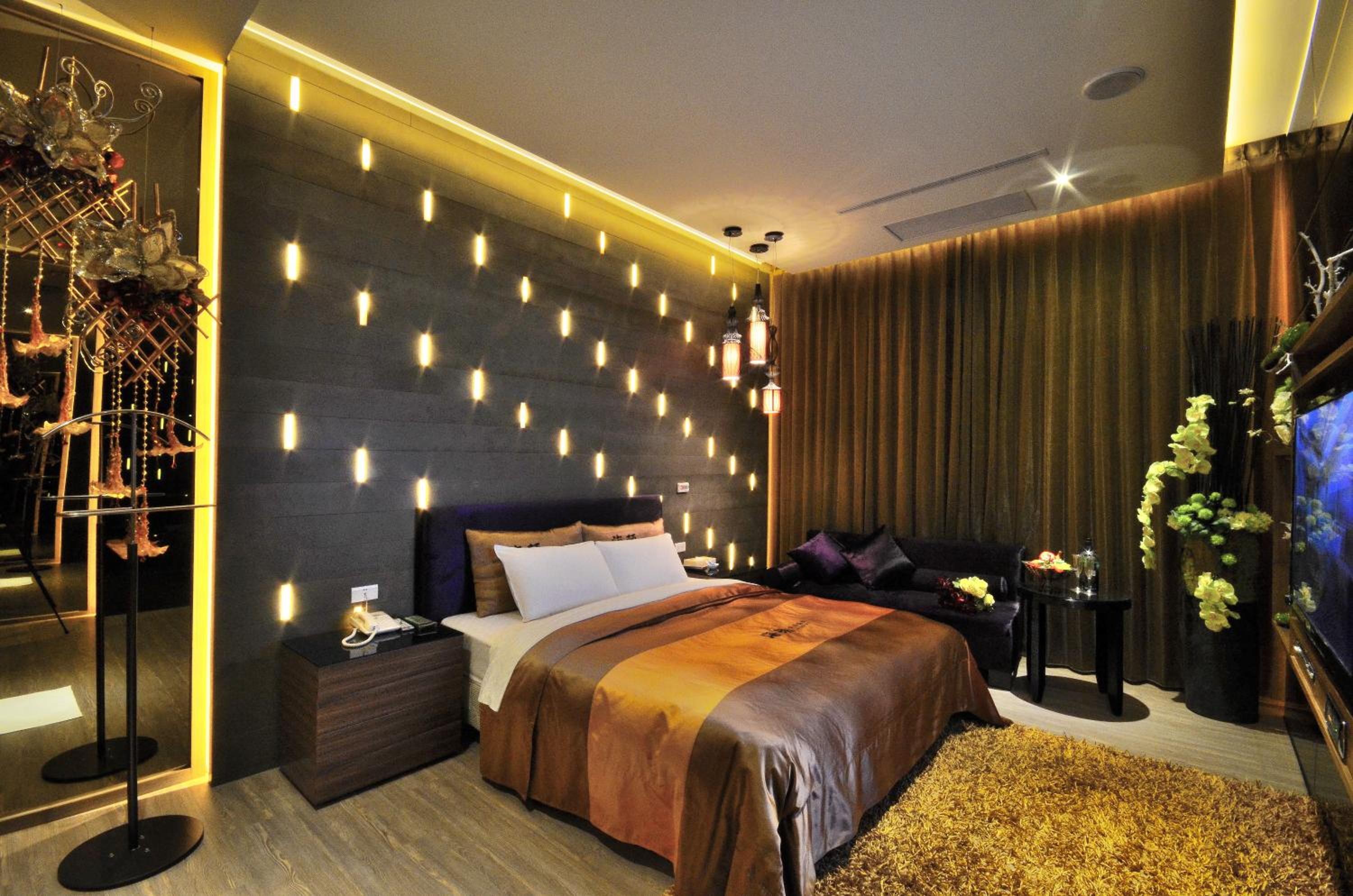 Economy Double Room (Check-in after 21:00)