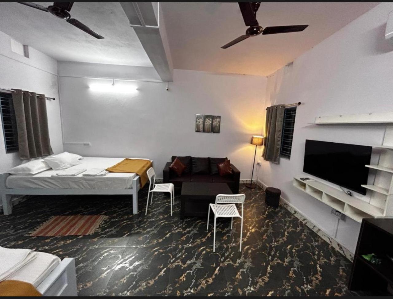 Deluxe Double or Twin Room with Balcony