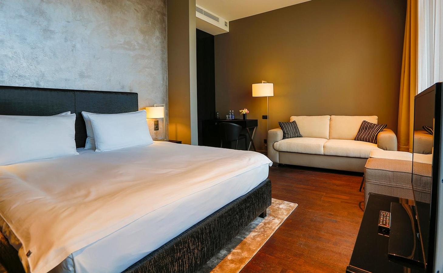 Premium Double Room - Photo 5