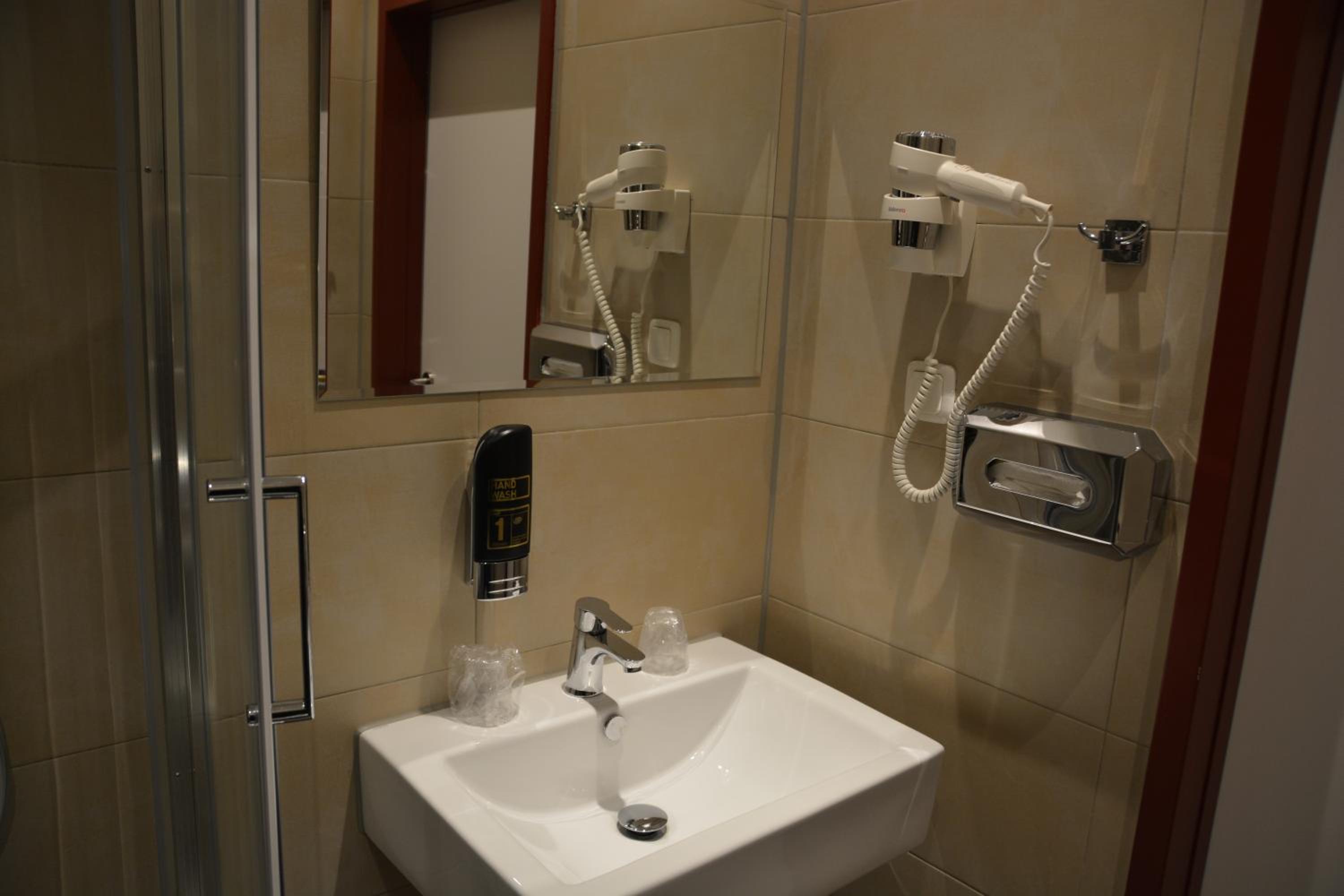 Double Room - Photo 2
