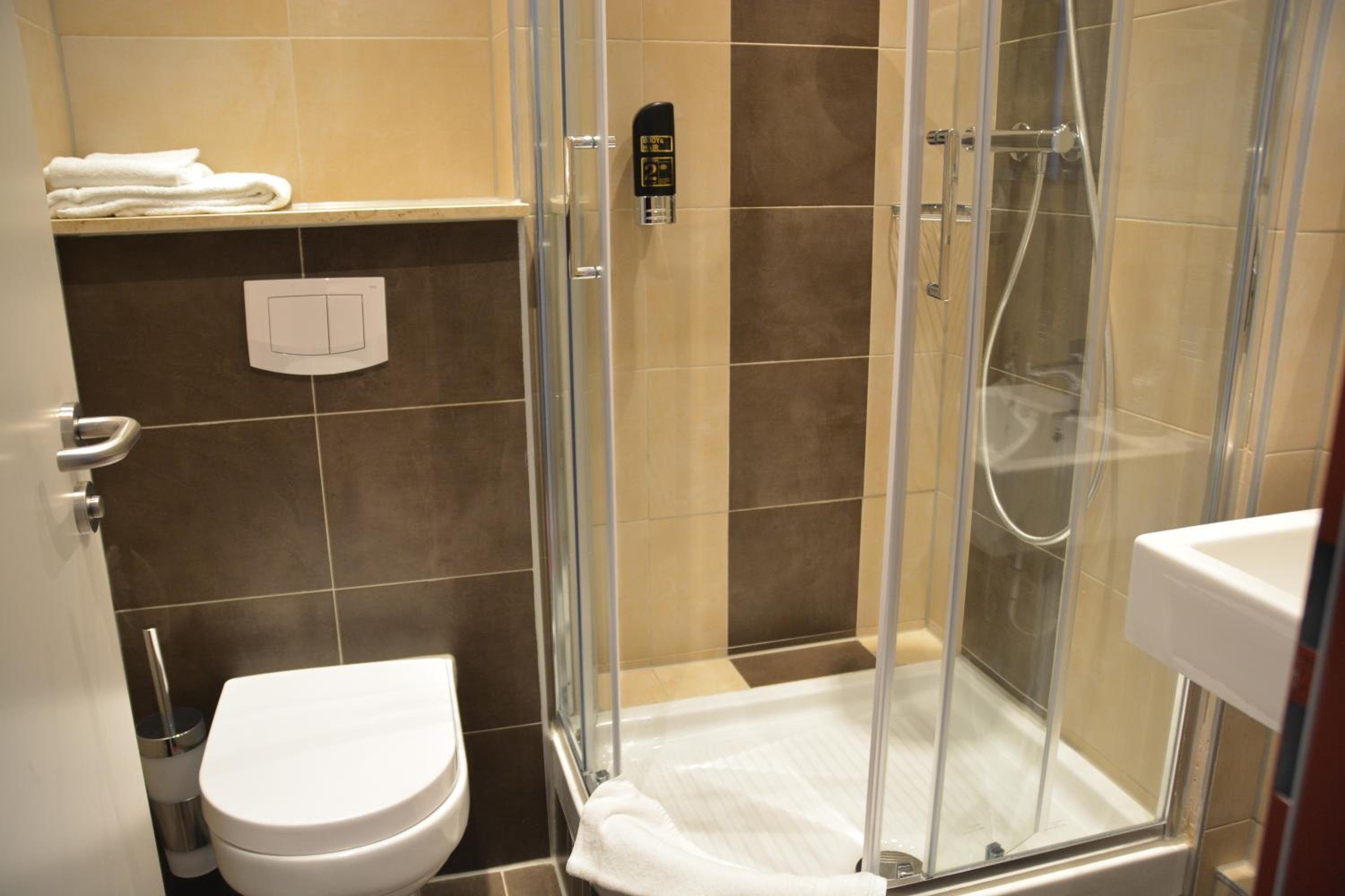 Double Room - Photo 3