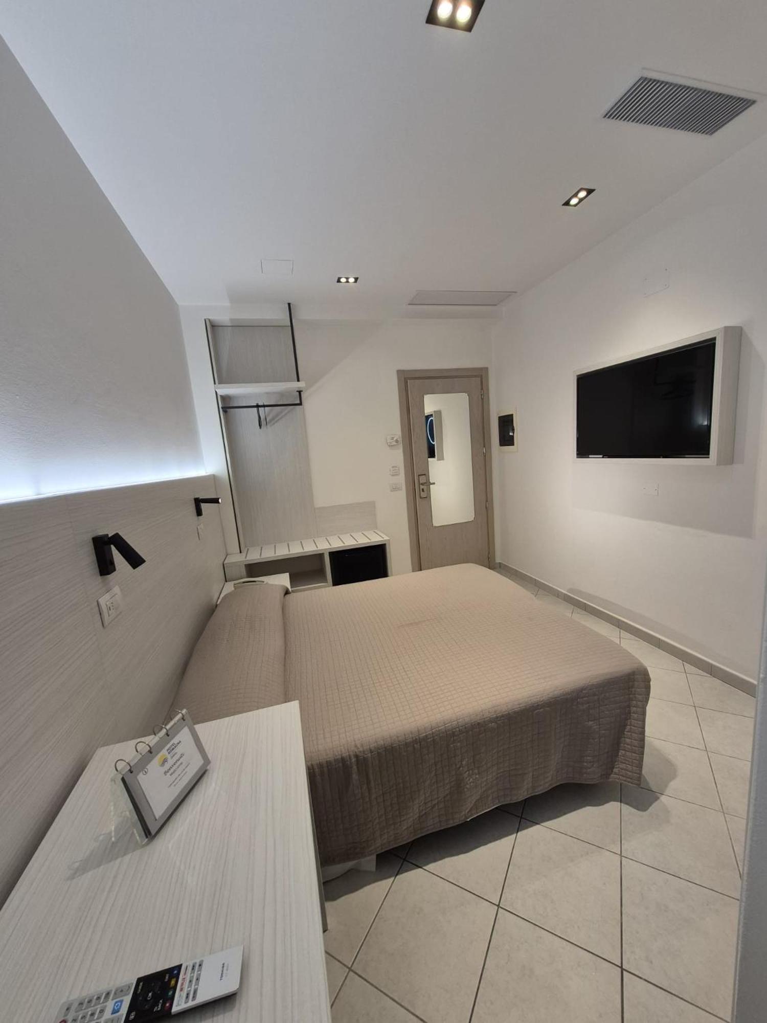 Deluxe Double Room - Photo 6