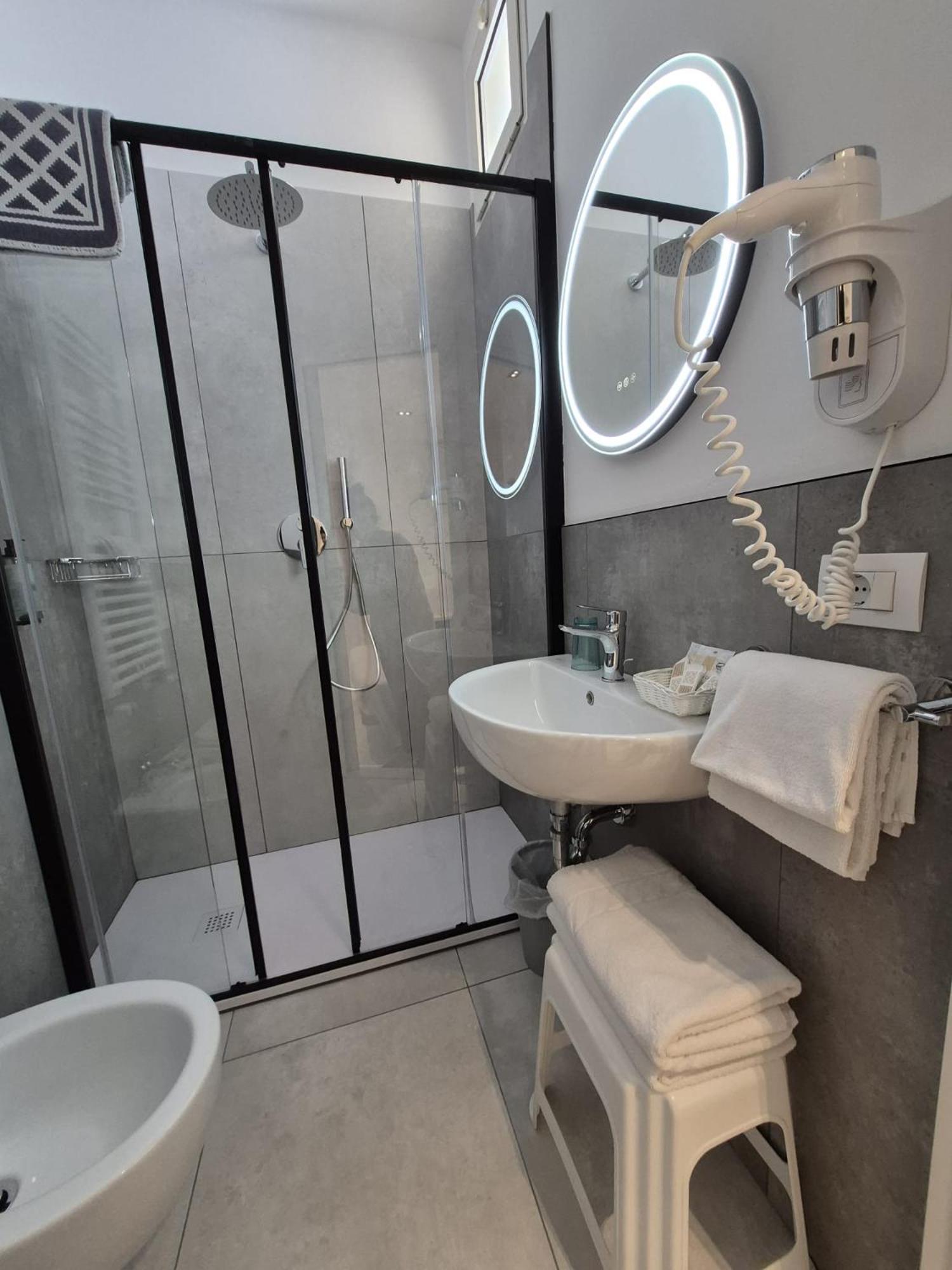 Deluxe Double Room - Photo 2