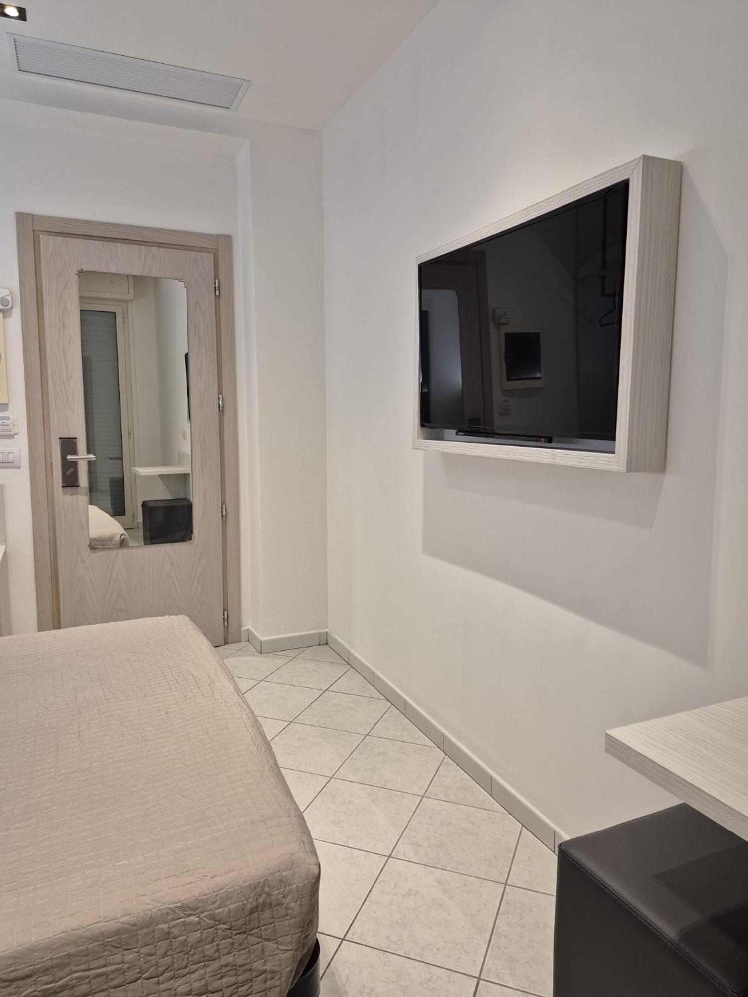 Deluxe Double Room - Photo 1