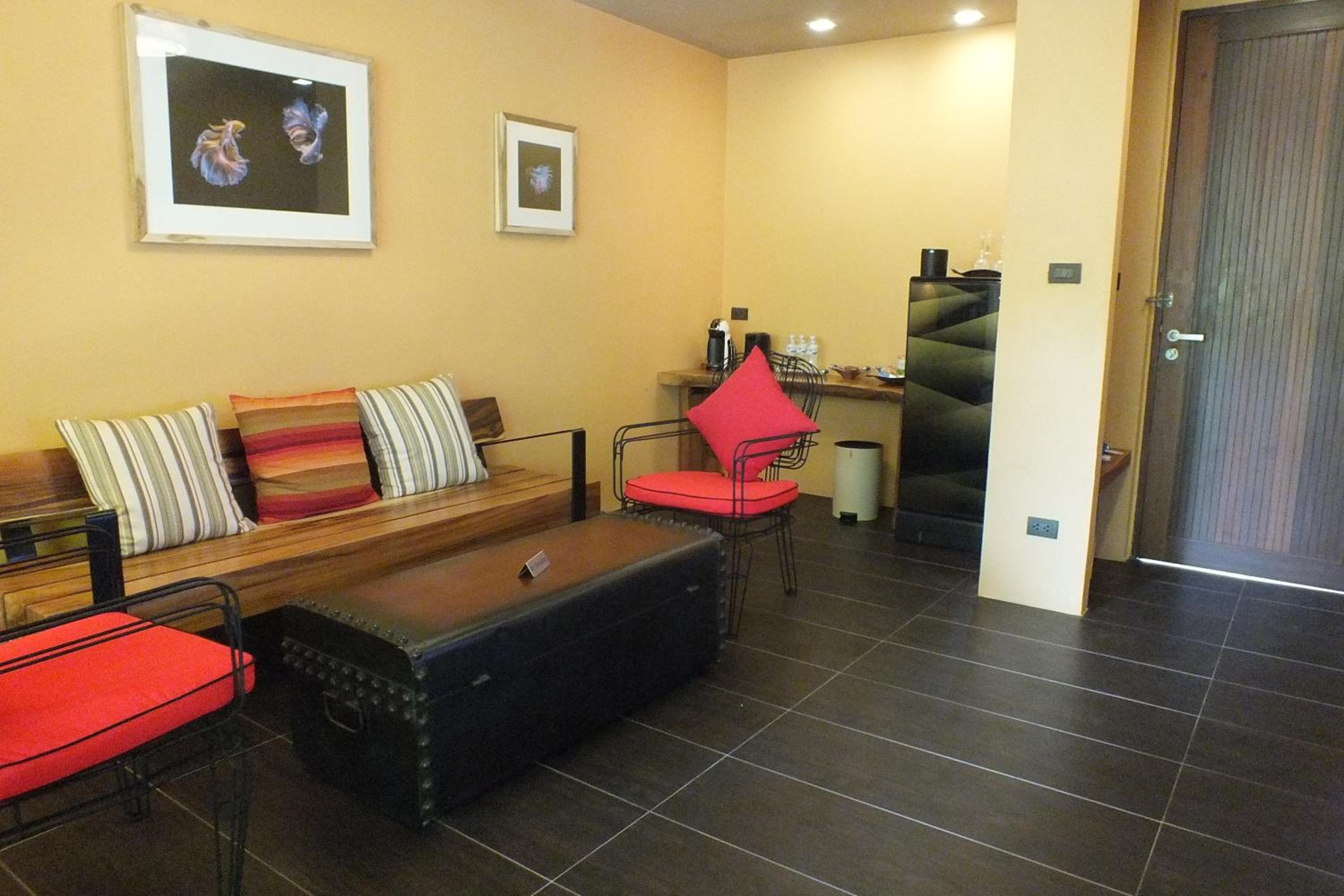 Suite with Private Pool - Photo 9