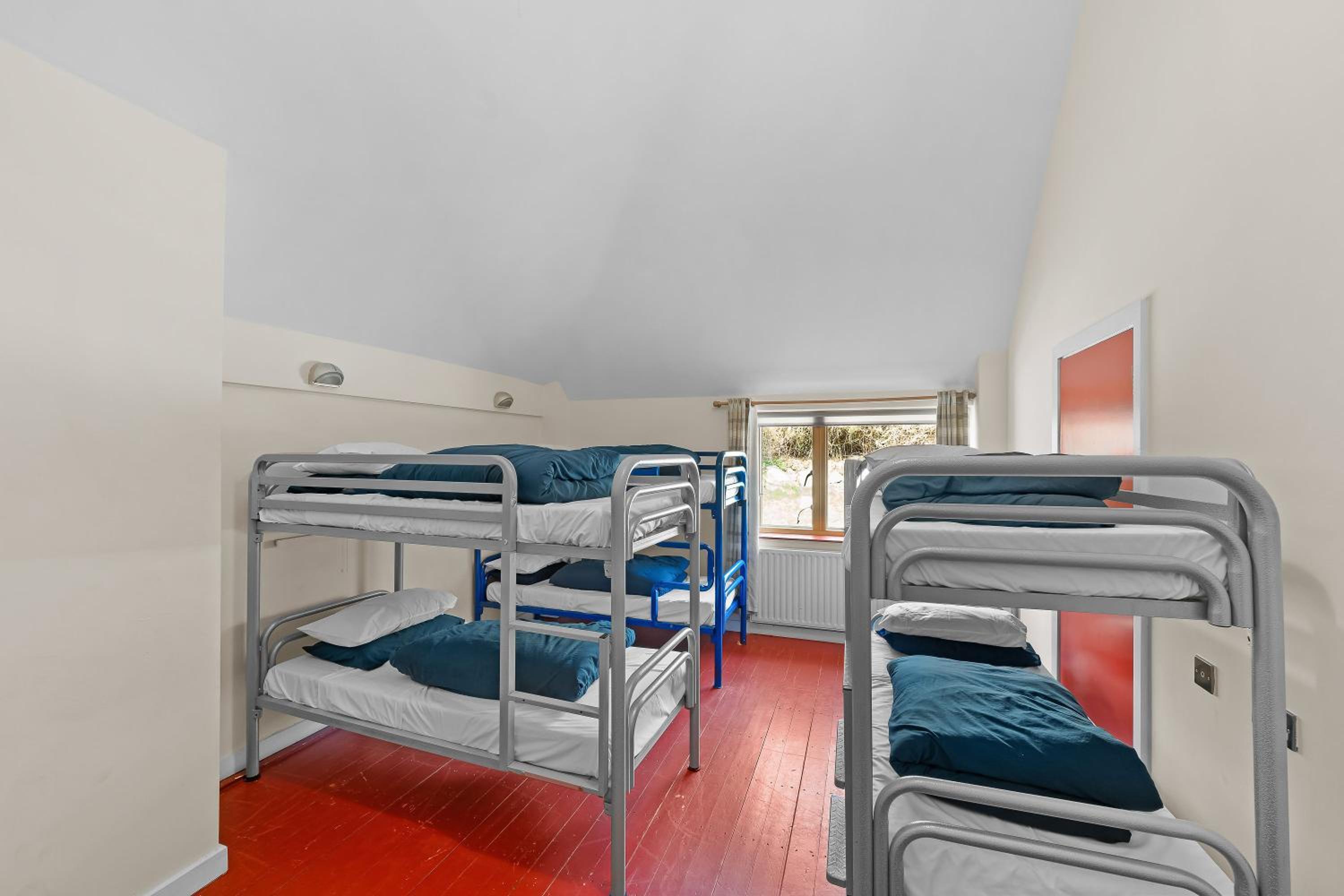 Bed in 8-Bed Mixed Dormitory Room photo 3