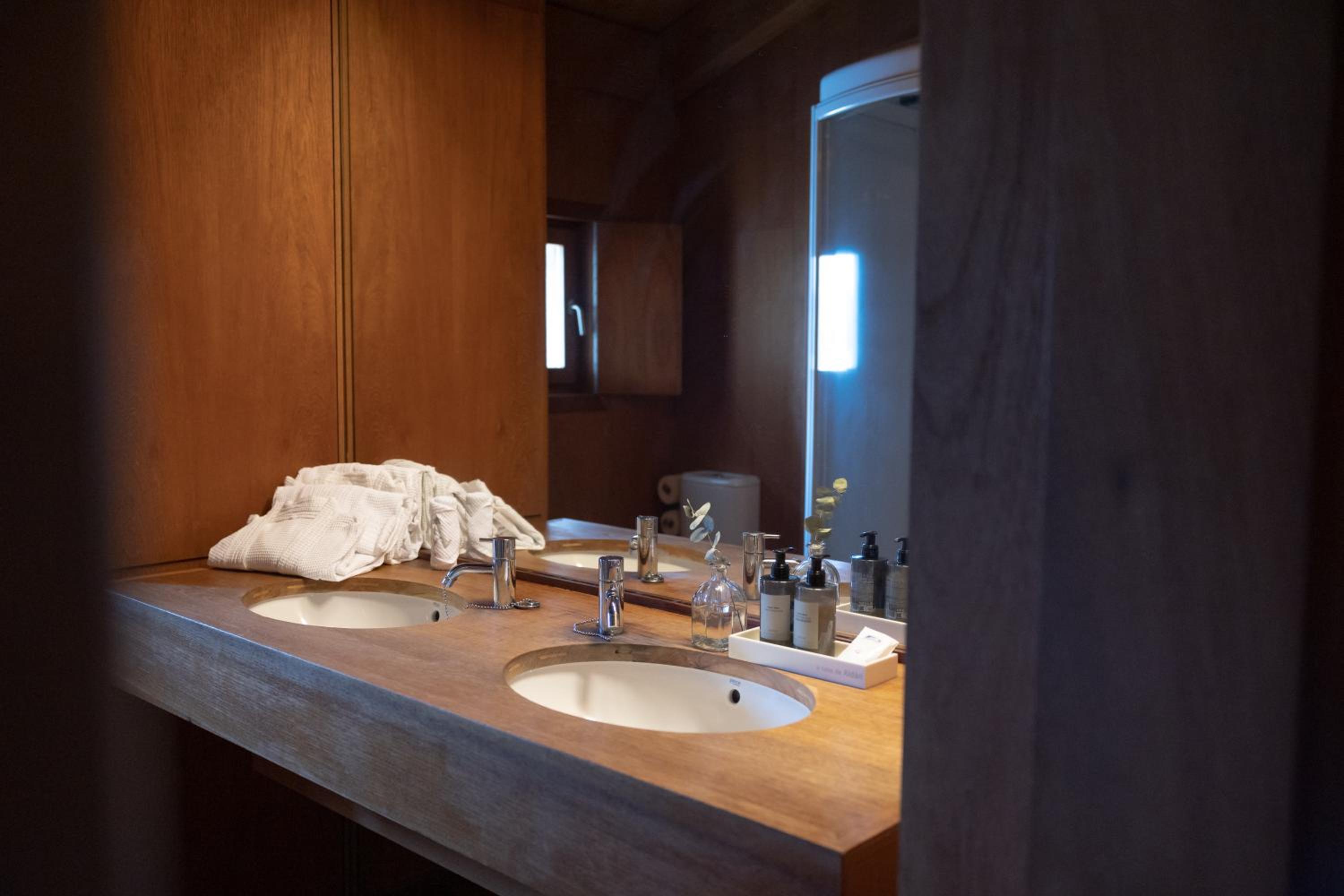 Deluxe Double or Twin Room with Sea View