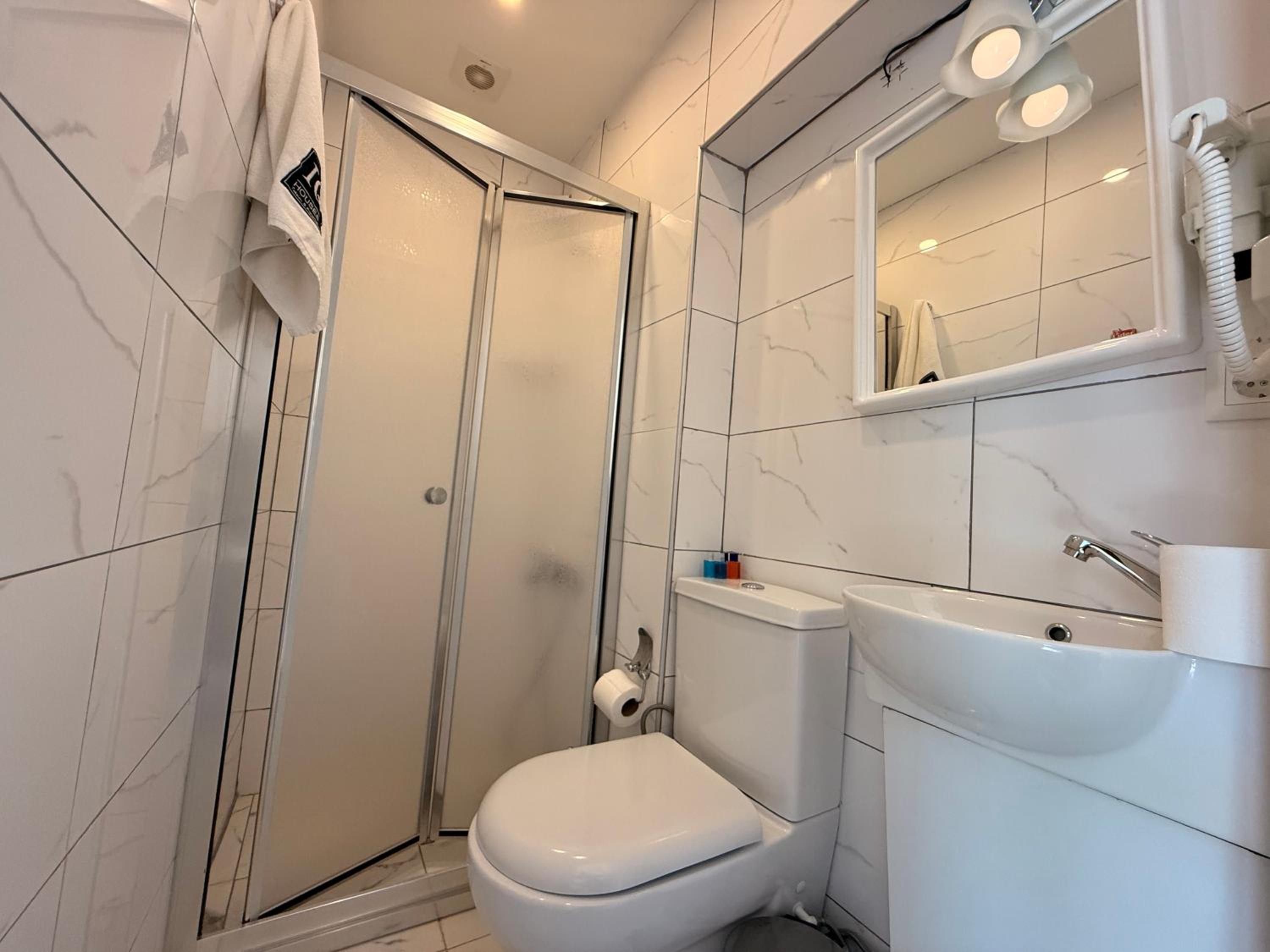 Deluxe Double Room with Balcony photo 2