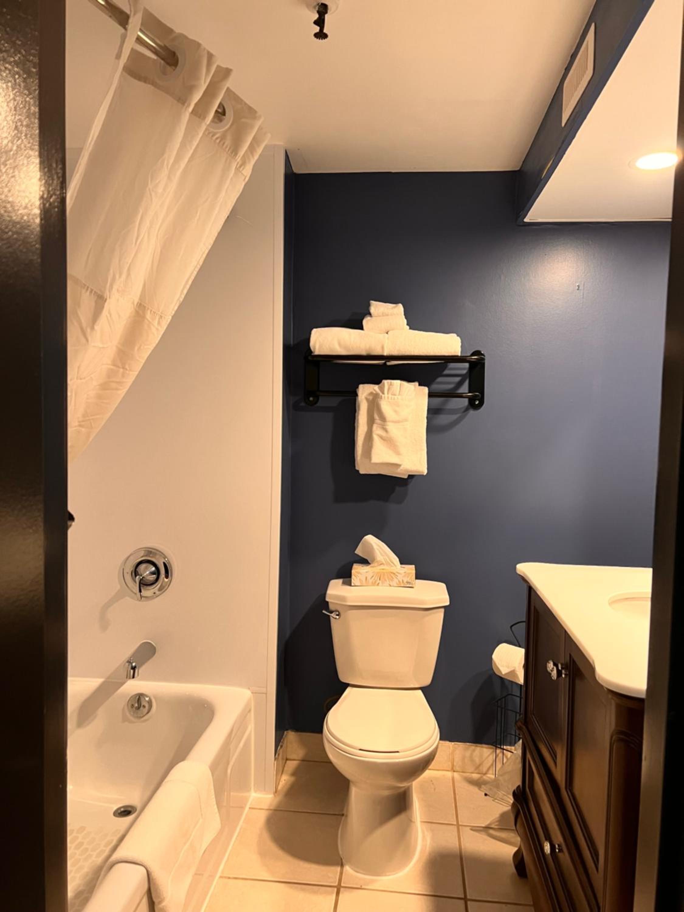 Queen Room - Accessible/Non-Smoking photo 1