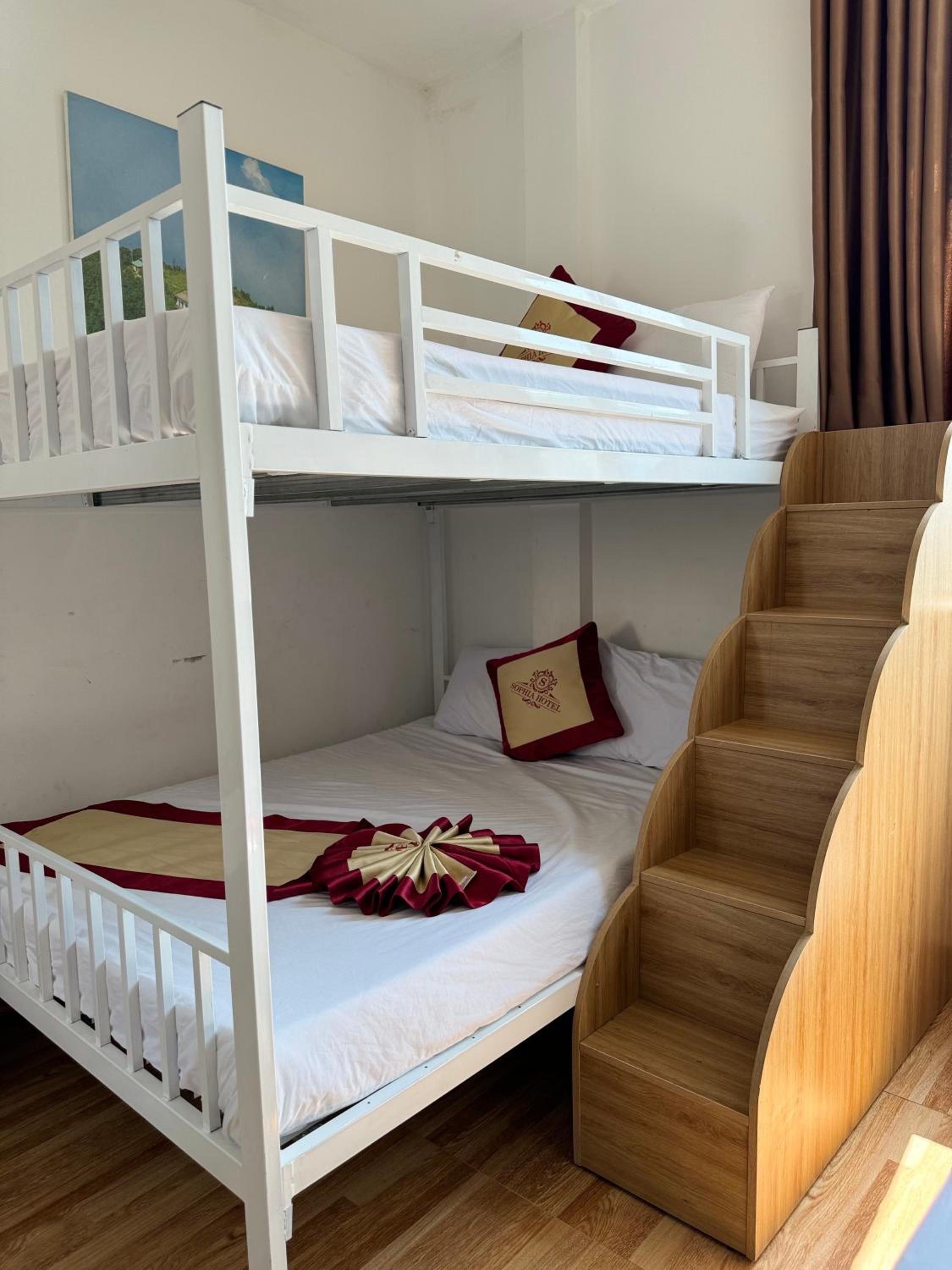 Deluxe Family Suite