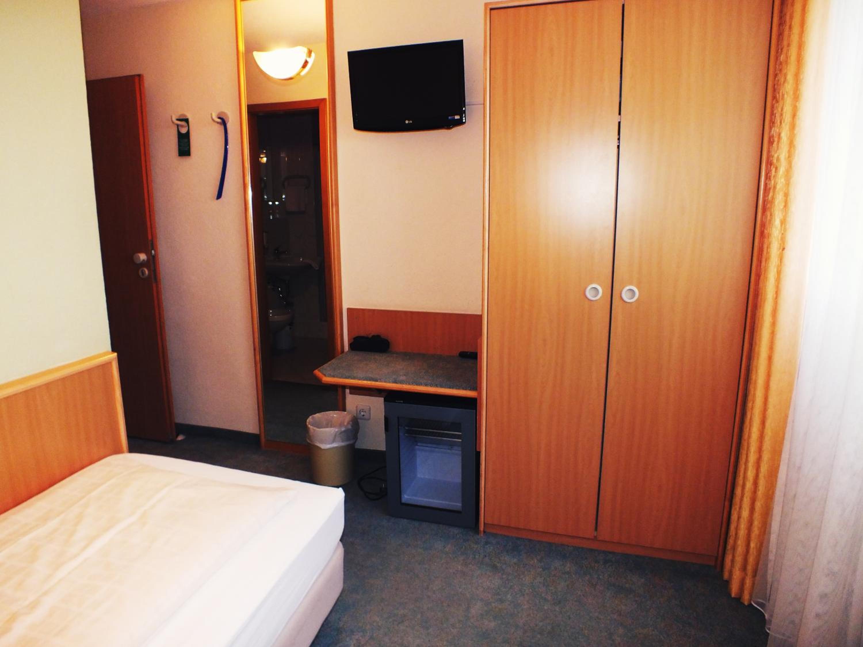 Standard Single Room photo 2