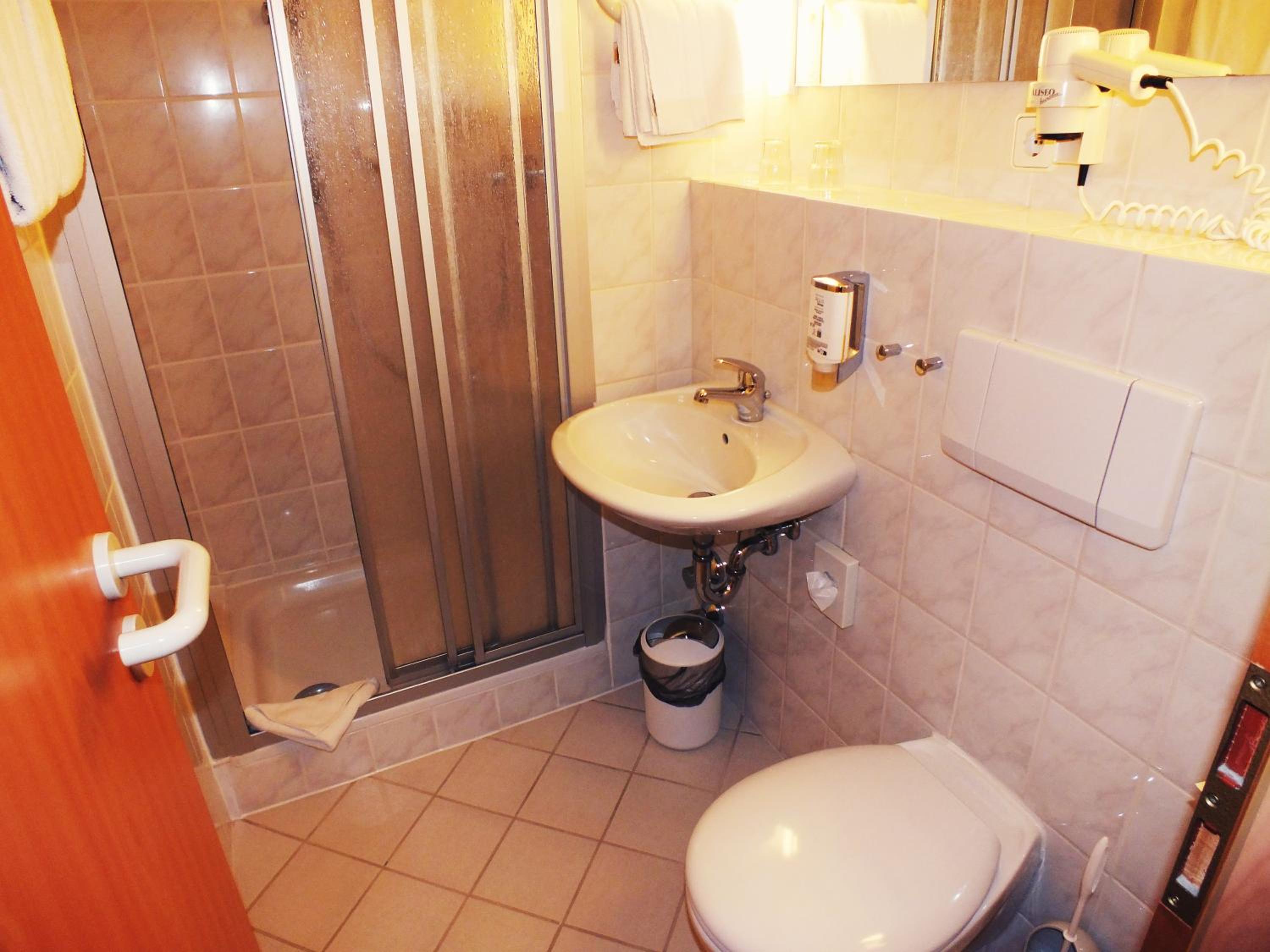 Standard Single Room