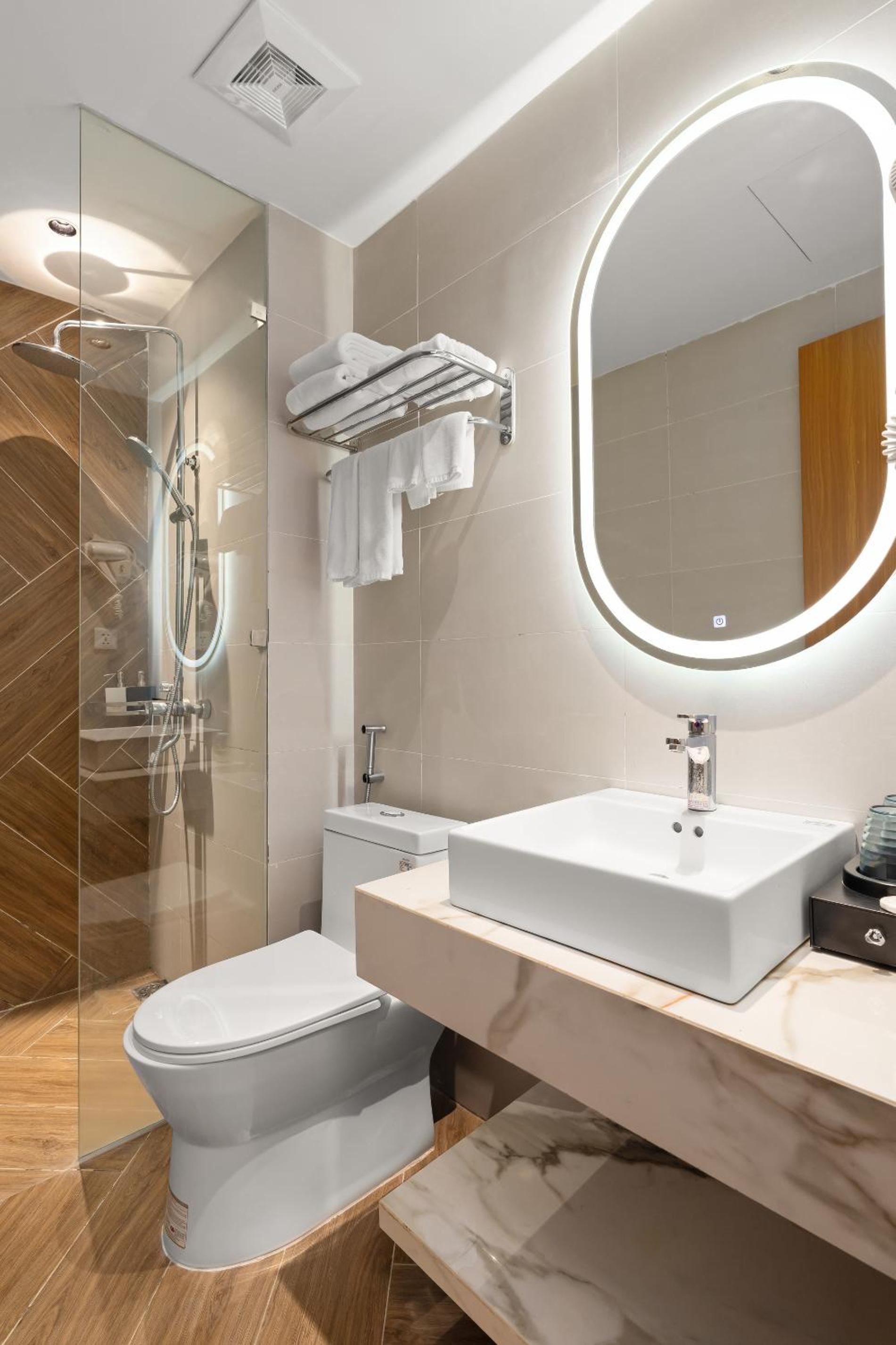 Double Room with Balcony (2 Adults + 1 Child) photo 3