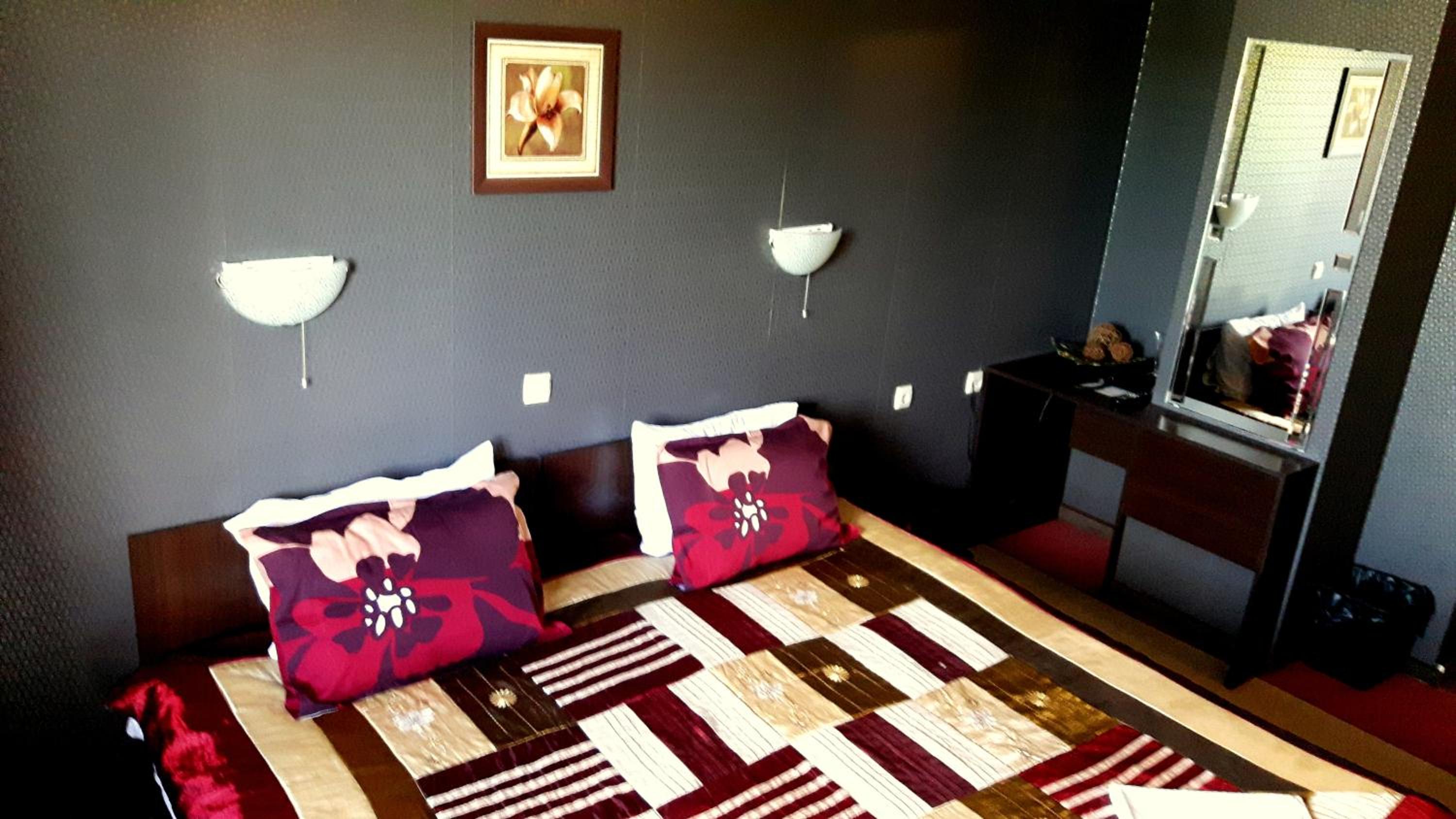Double or Twin Room - Photo 5