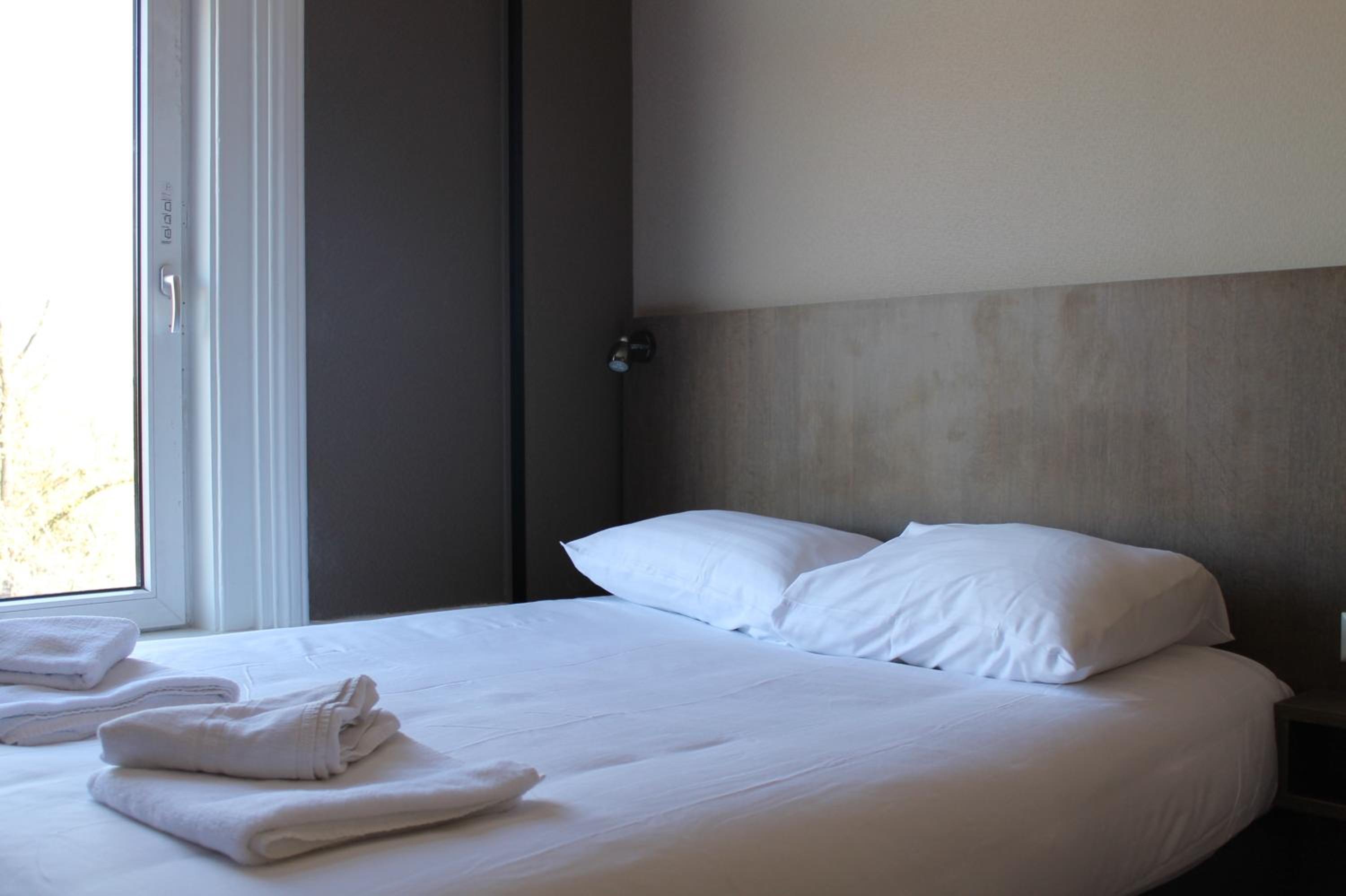 Standard Double Room photo 3