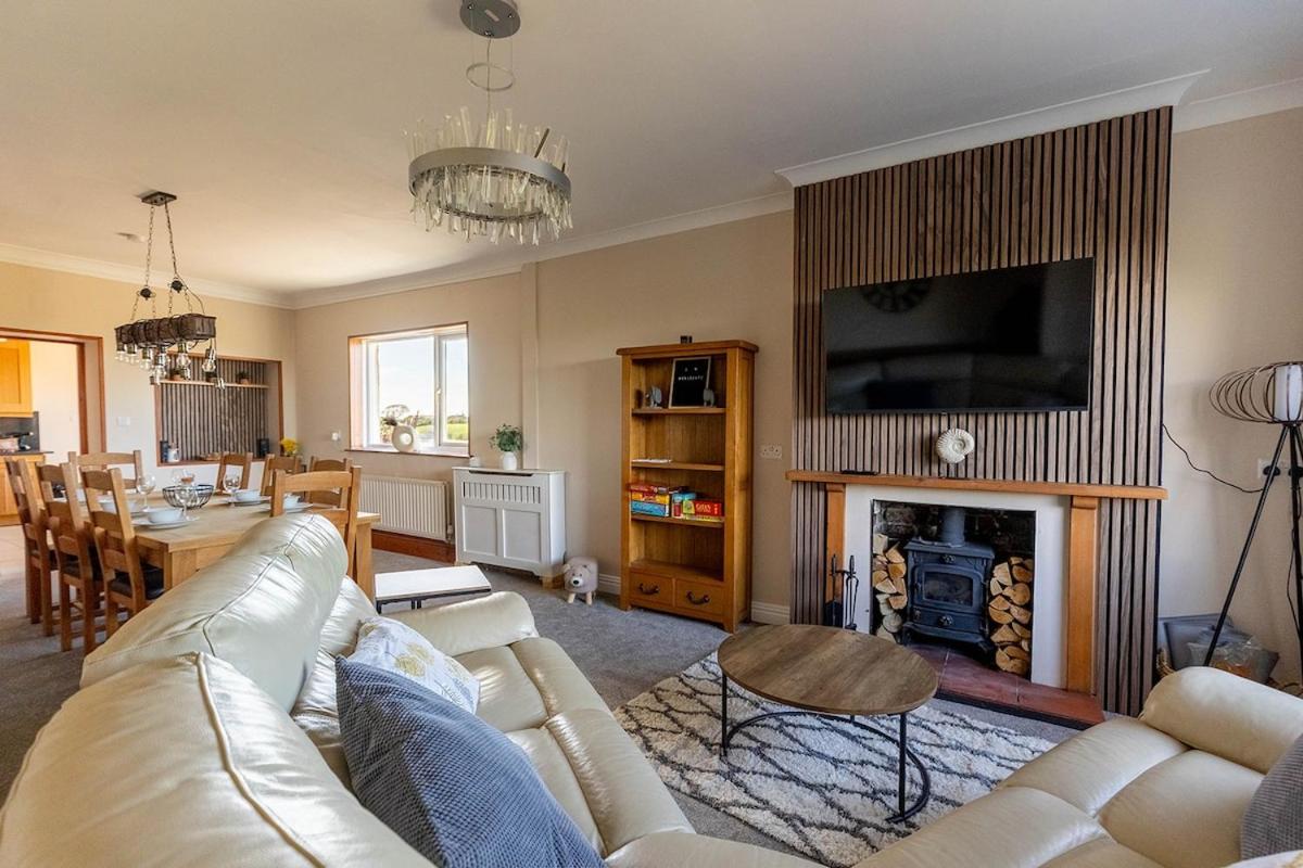 Four-Bedroom House photo 1