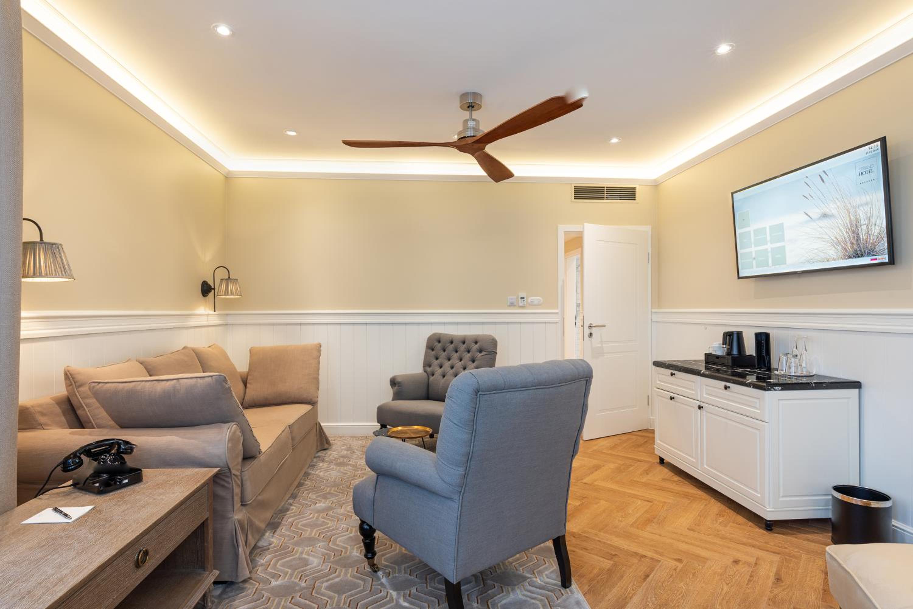 One-Bedroom Suite