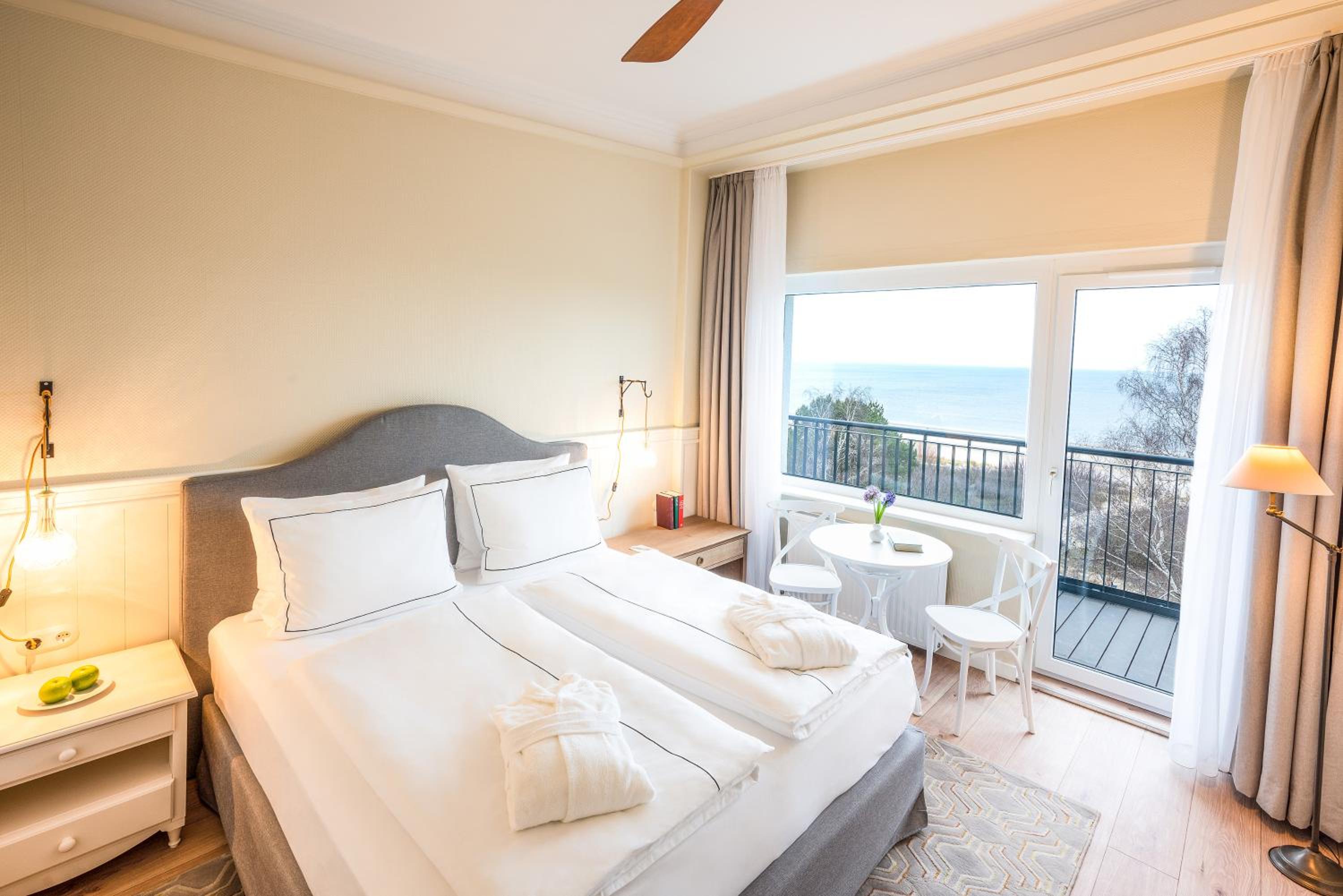 Premium Room with Sea view and Balcony