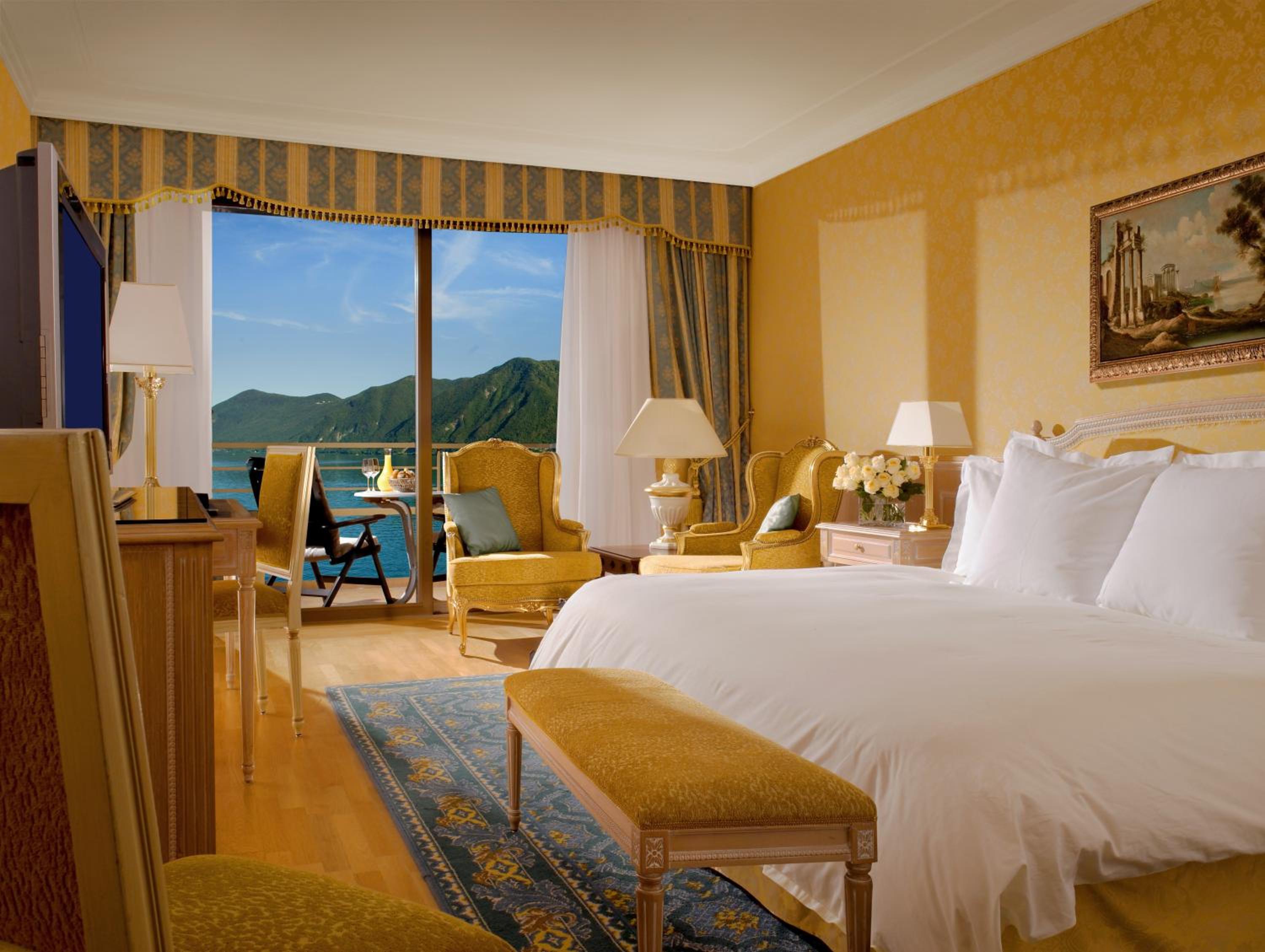 Deluxe Executive Double with Lake View - Photo 4