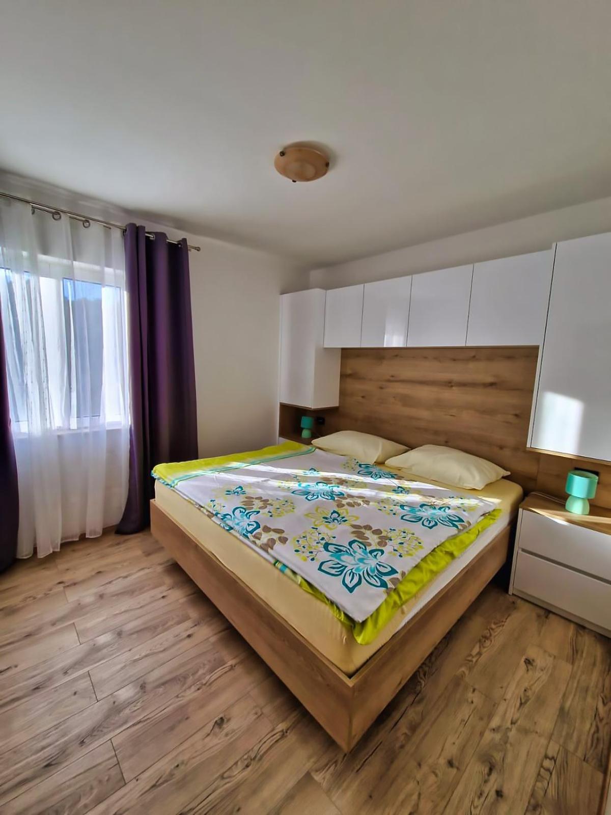 One-Bedroom Apartment with Sea View photo 2