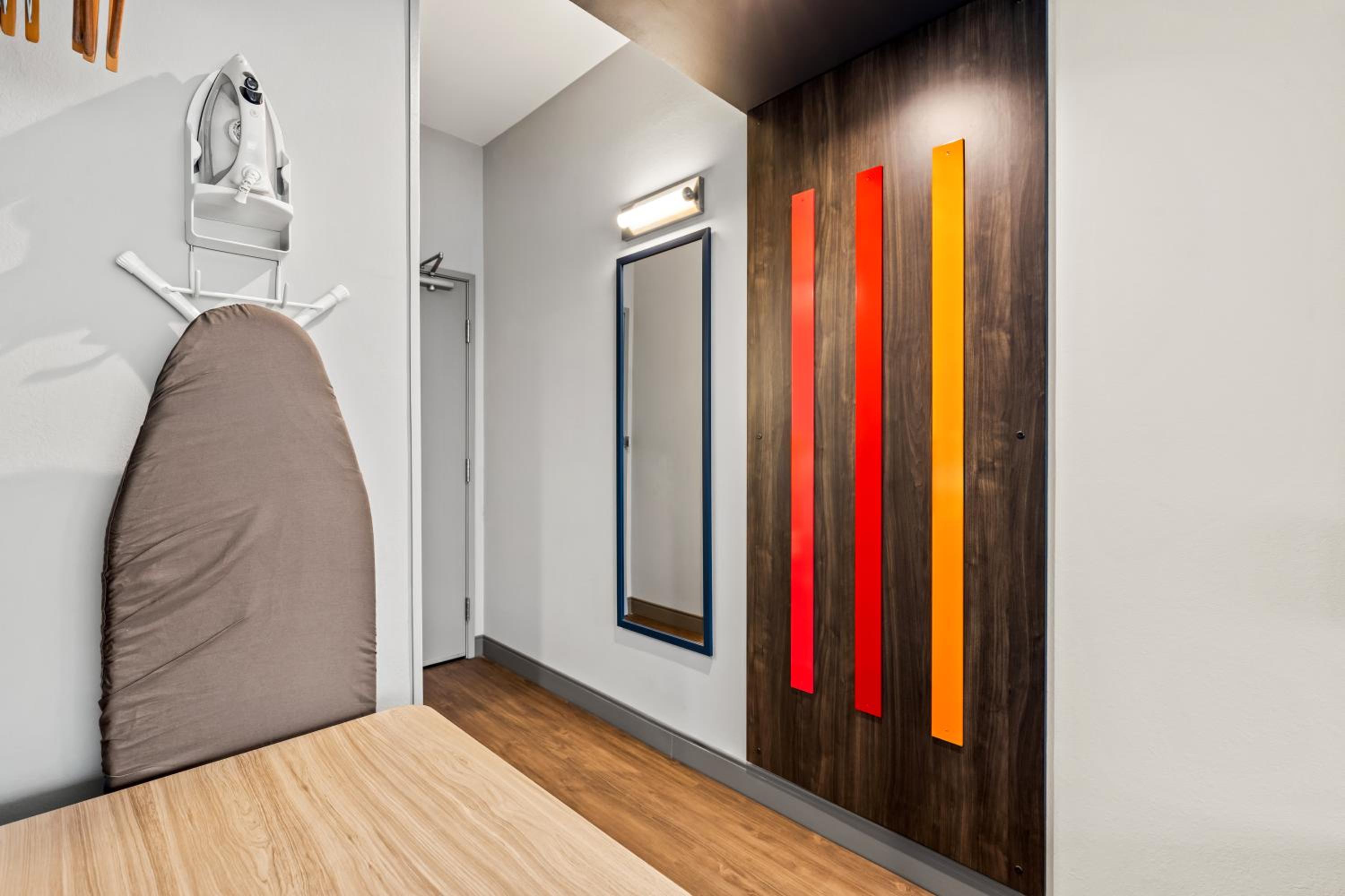 King Room - Hearing Access - Photo 4