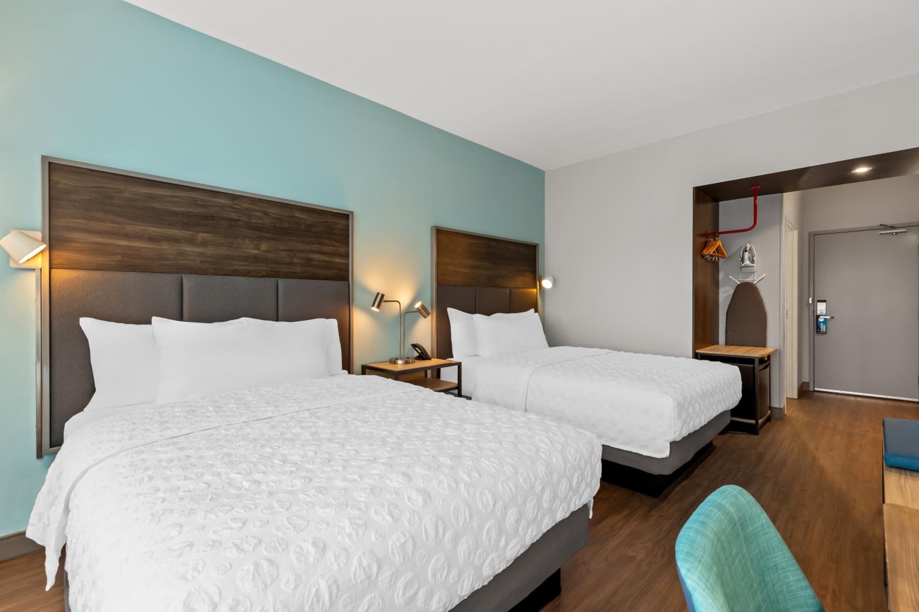 Queen Room with Two Queen Beds - Hearing Access - Photo 5