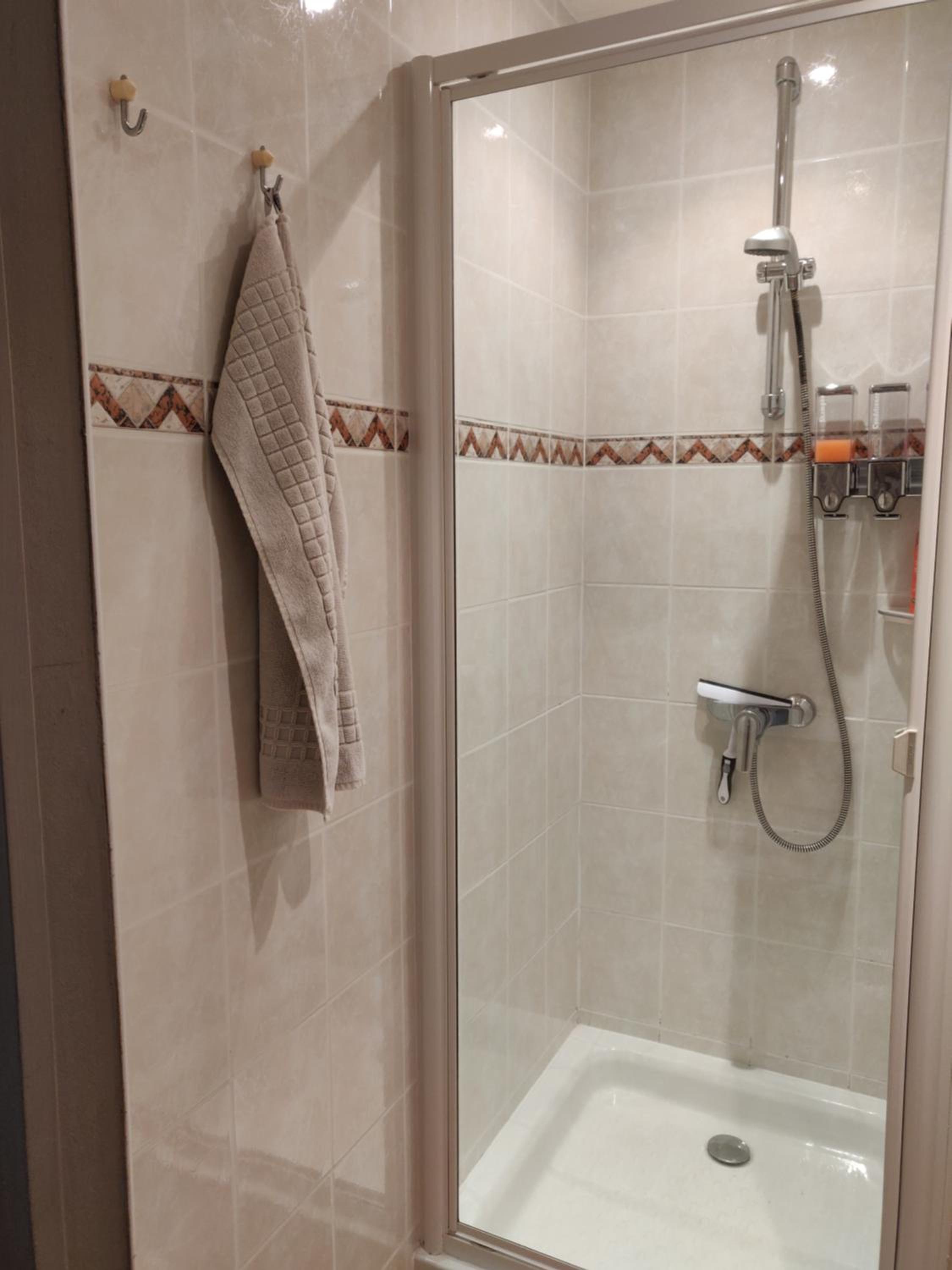 Double Room - Photo 5