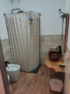 Large Double Room - Photo 2