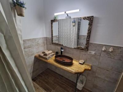 Large Double Room - Photo 1