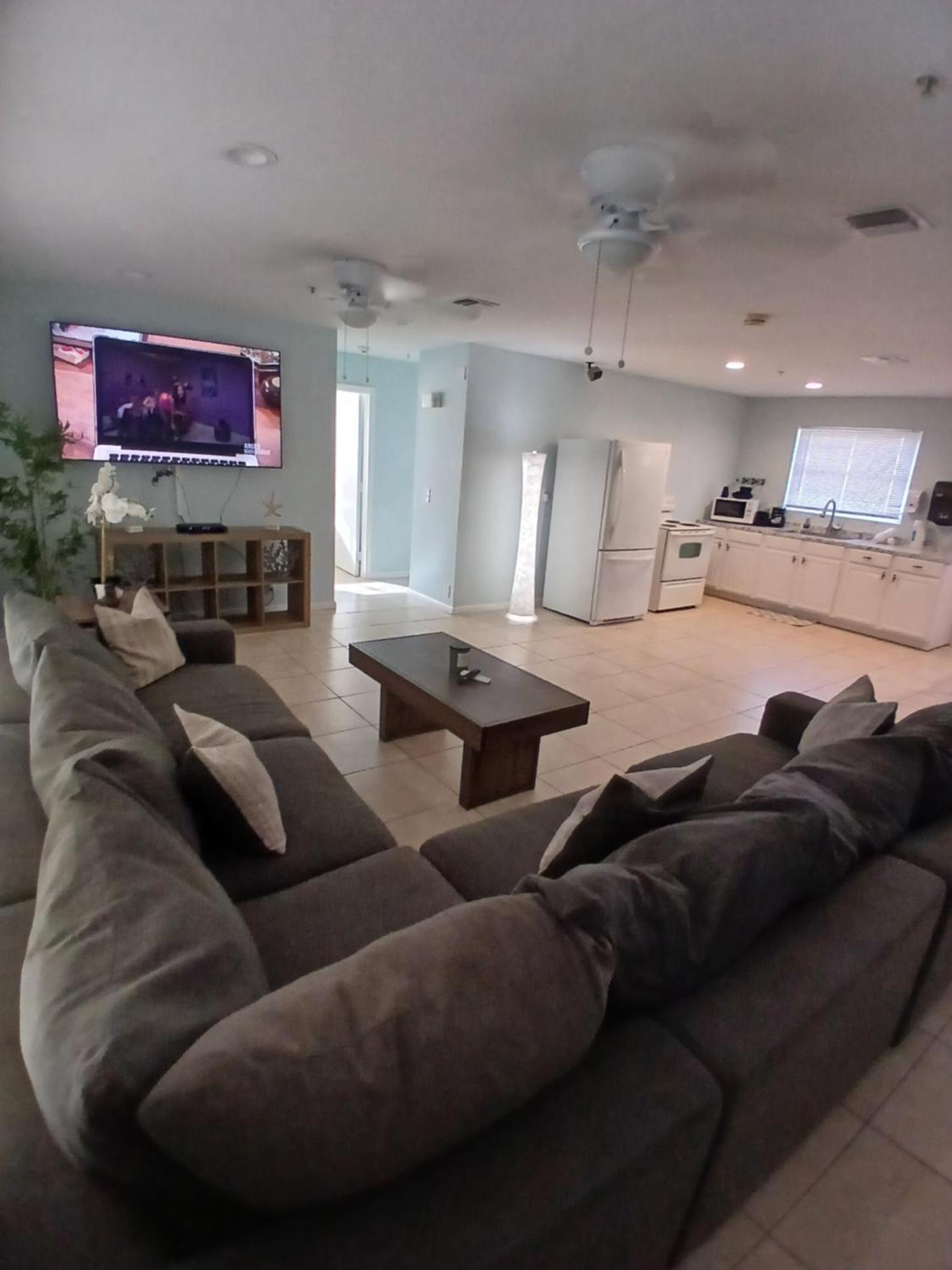 Deluxe Family Suite photo 1