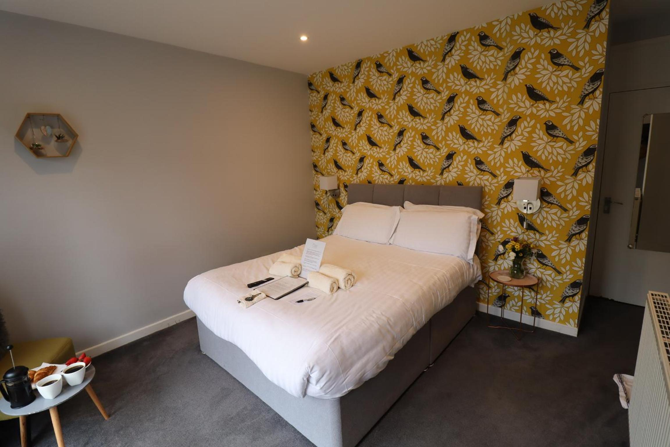 Superior King Room - Photo 4