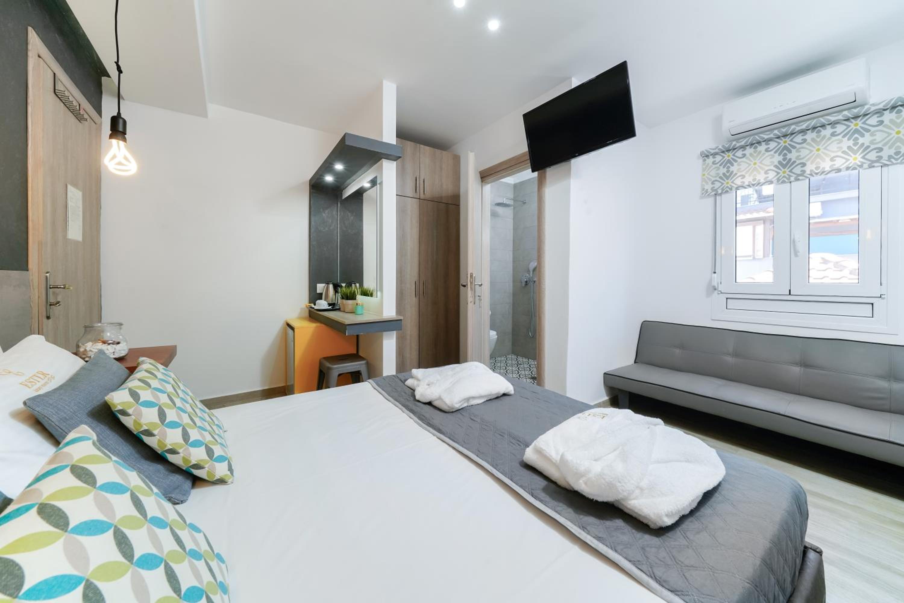 Economy Double Room photo 2