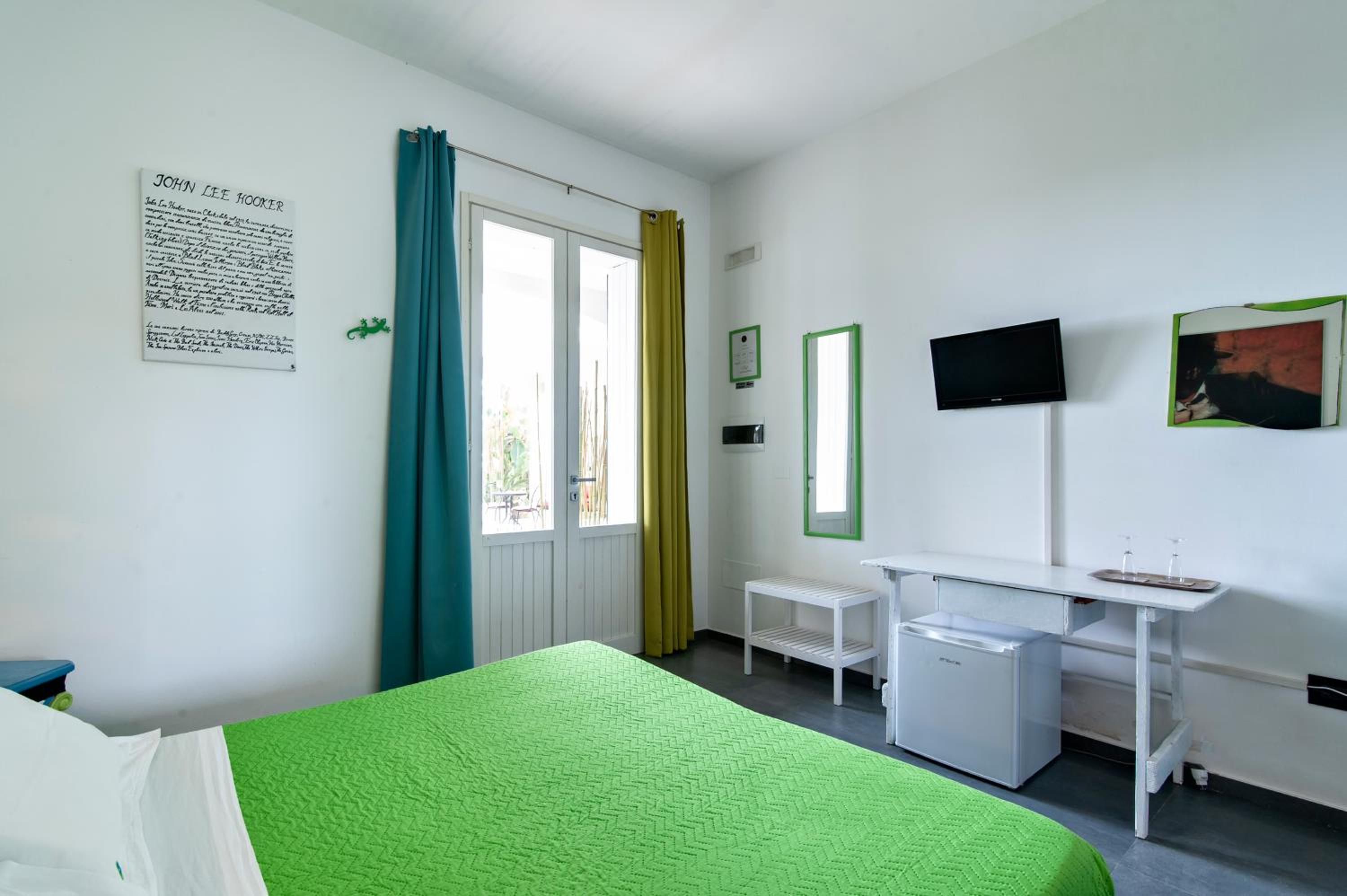 Double Room - Photo 17