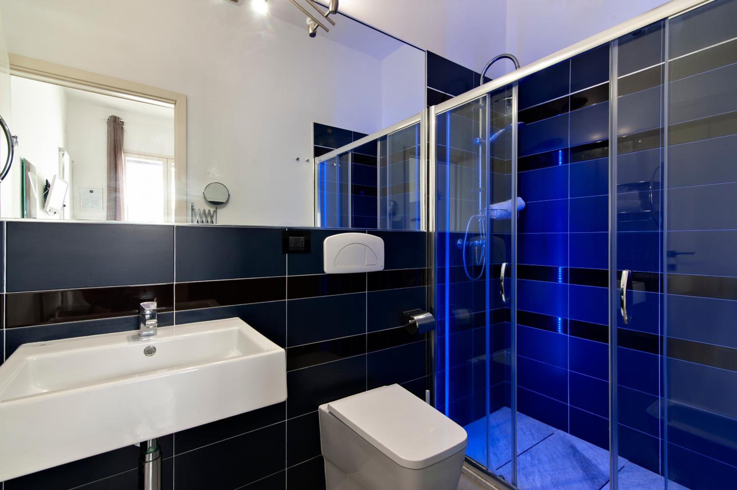 Double Room - Photo 7
