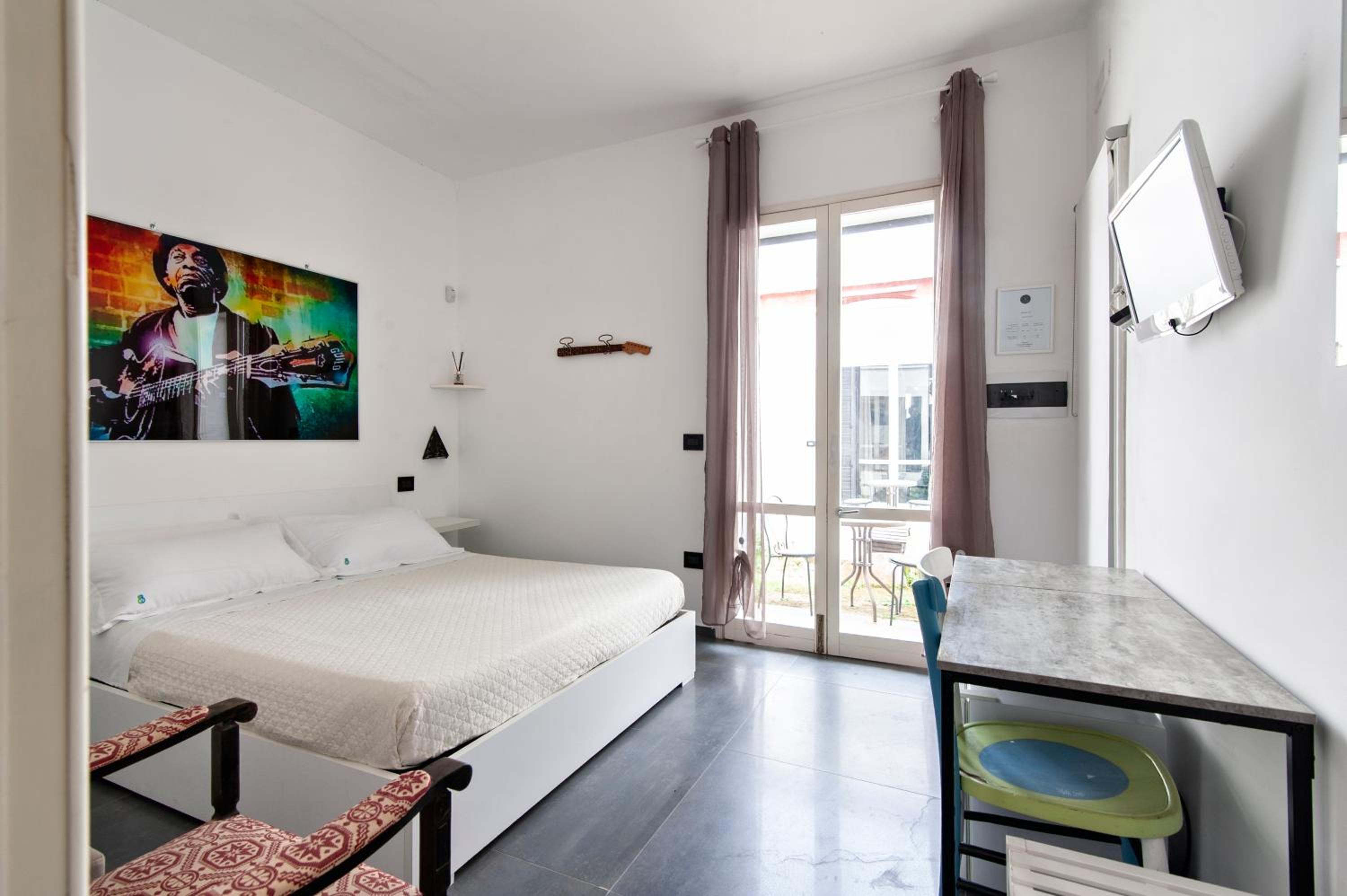 Double Room - Photo 20