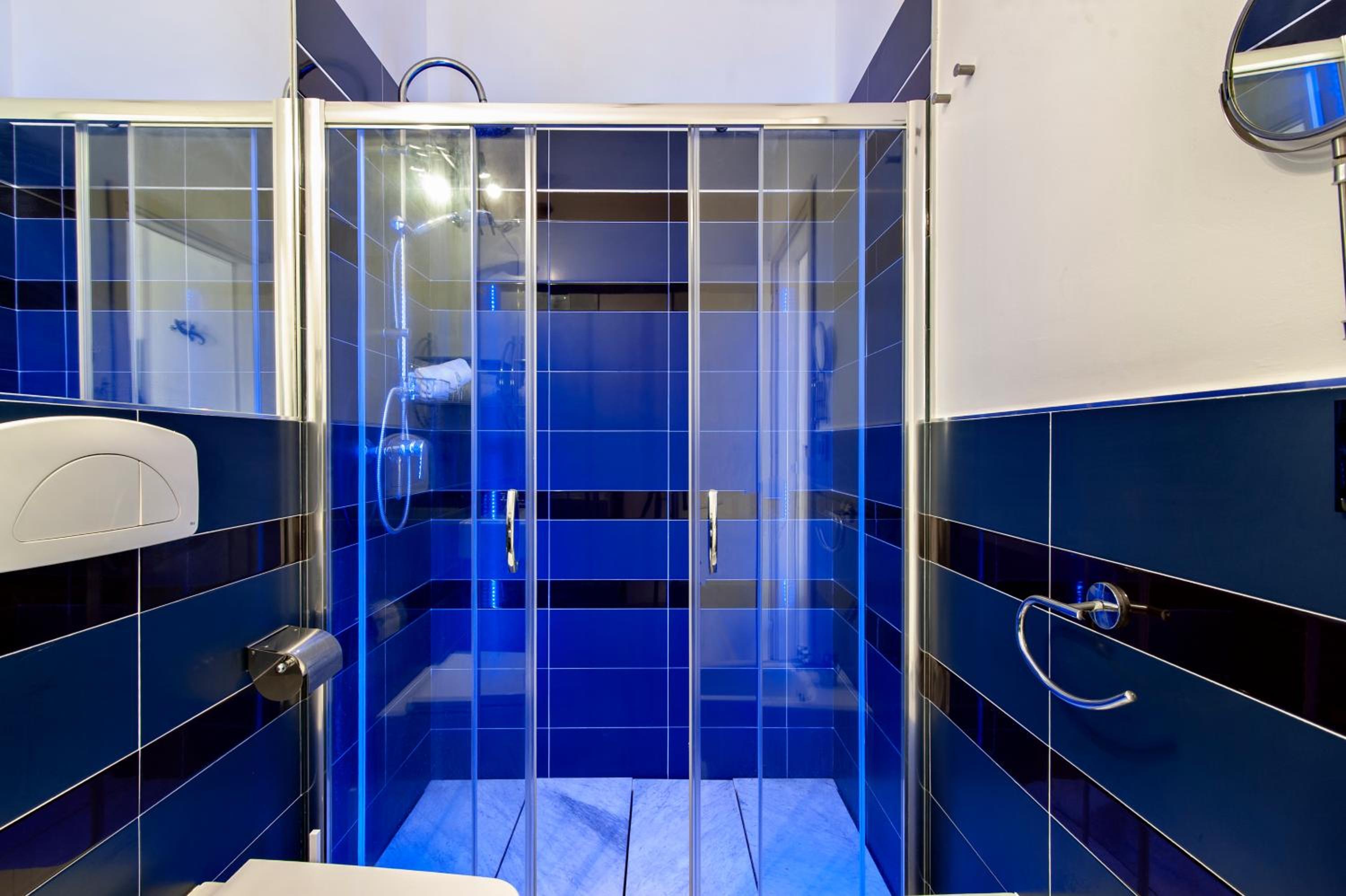 Double Room - Photo 23