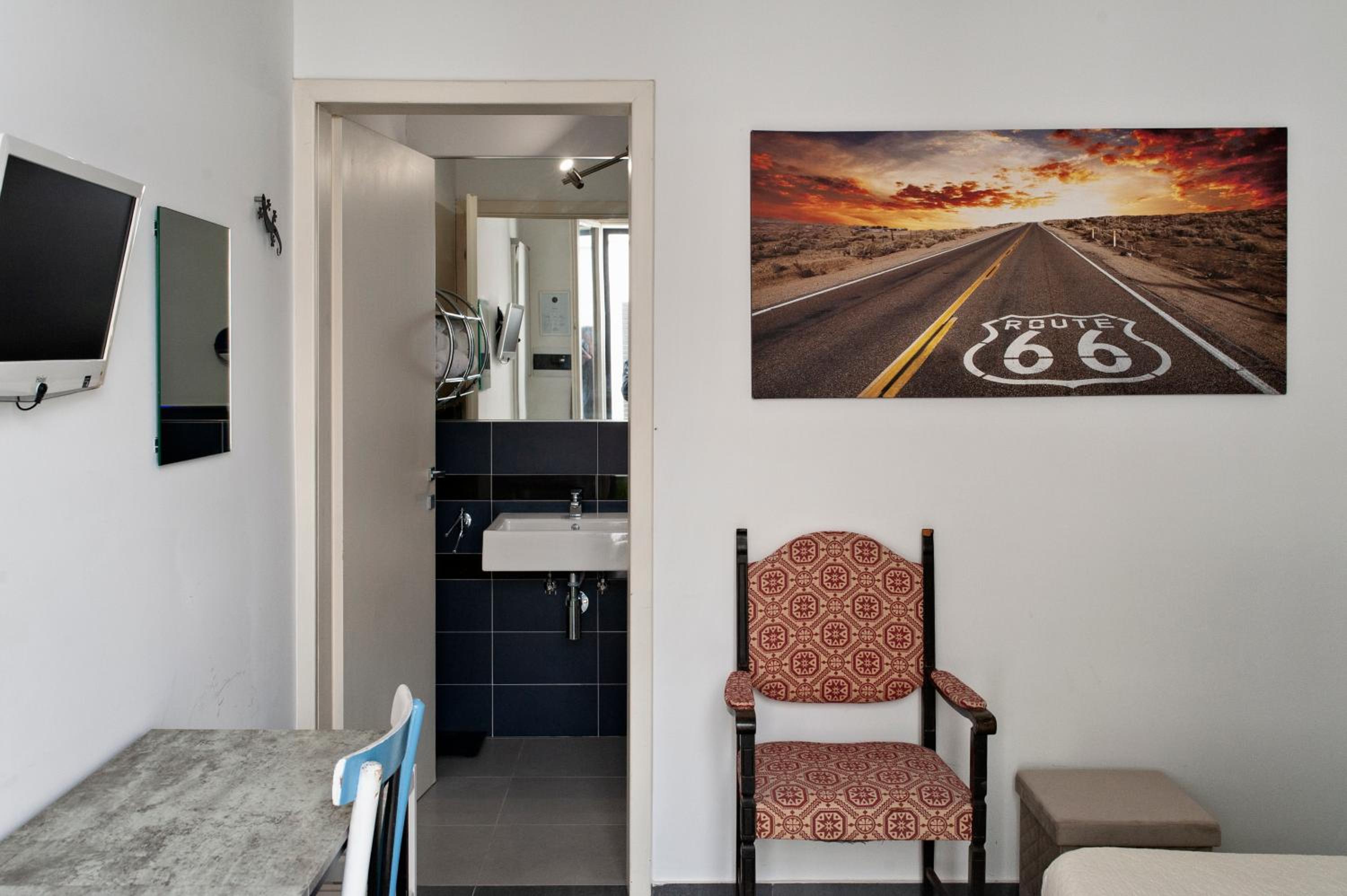 Double Room - Photo 32
