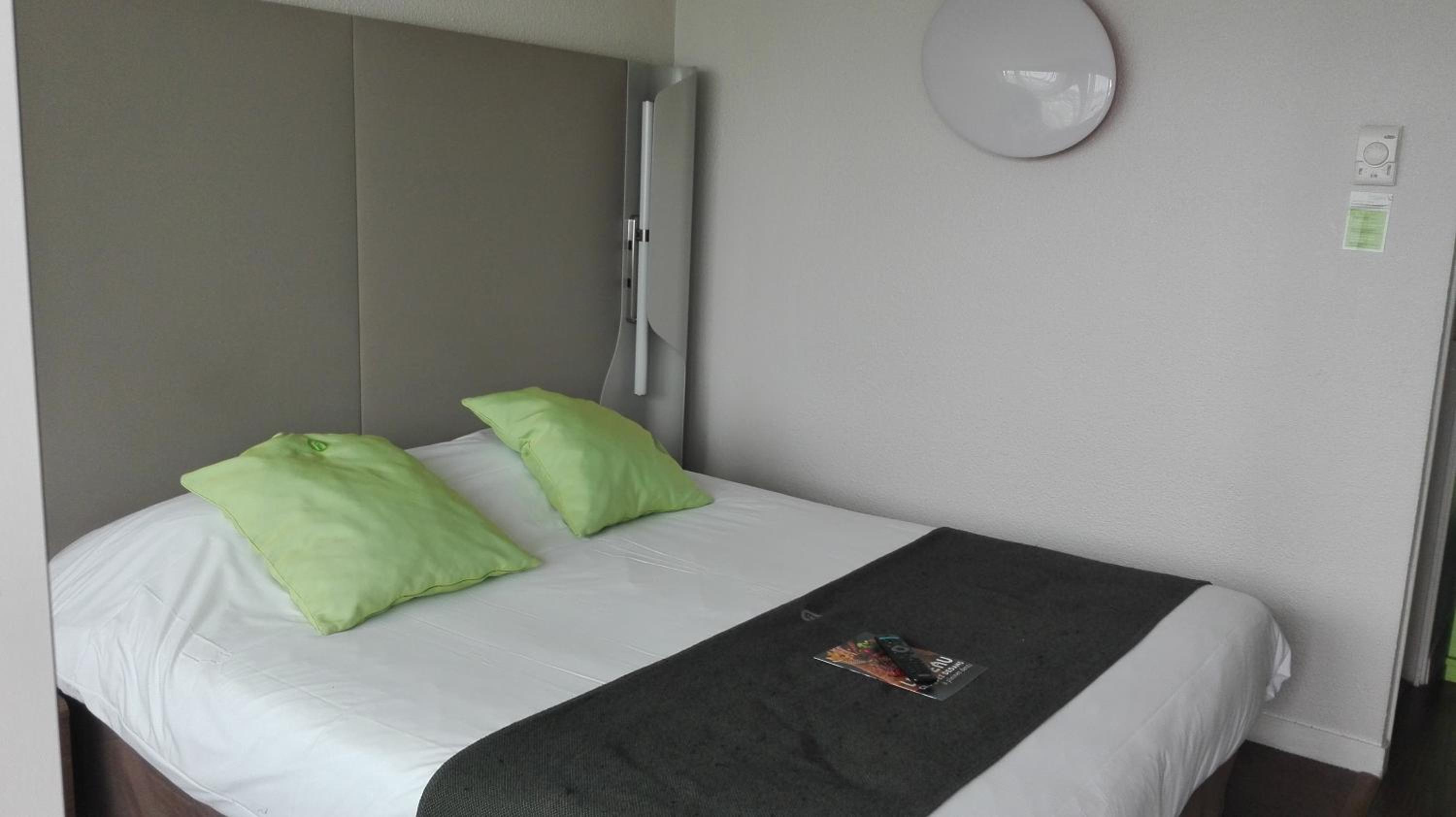 Standard Double Room - Photo 3
