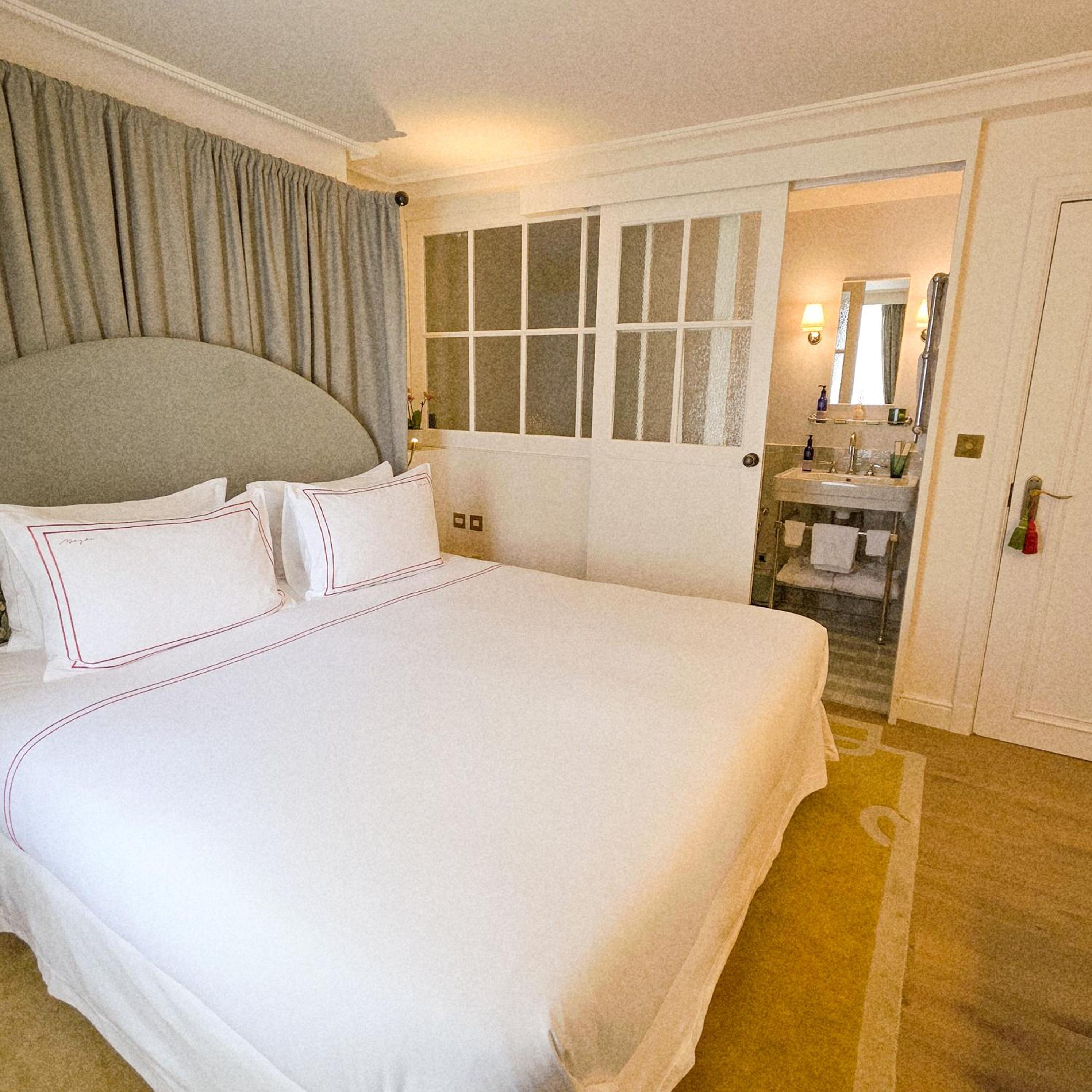 Standard Double Room photo 2