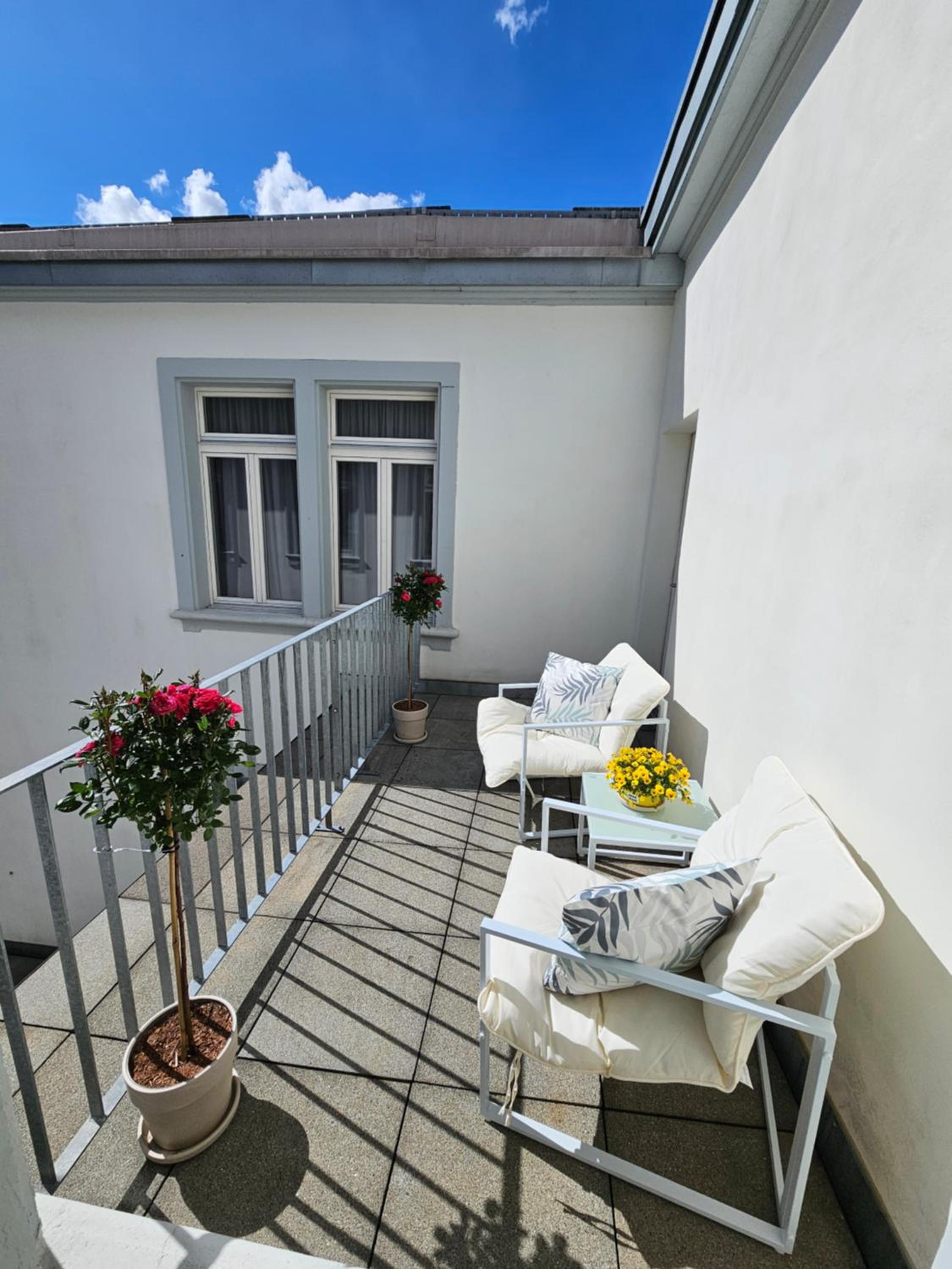 Two-Bedroom Apartment with Mountain View photo 3