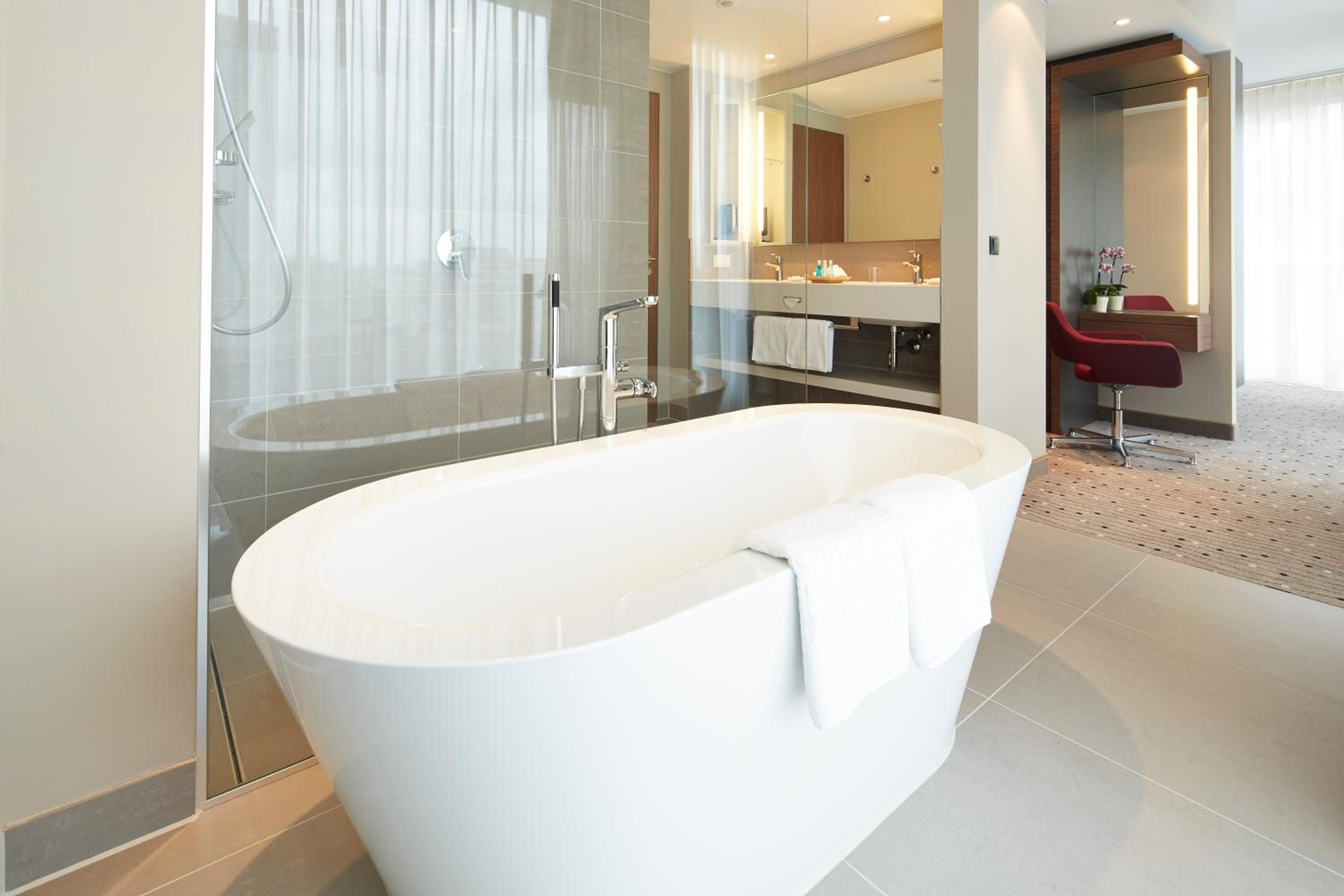 Suite - Photo 7